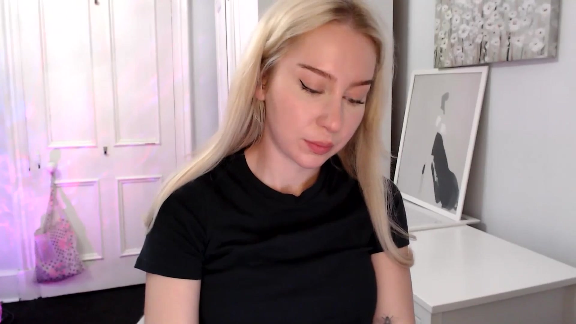 Gallery image thumbnail from British_Cutie's myfreecams stream on, 04/29/2025, 19:50 image 6 of 20