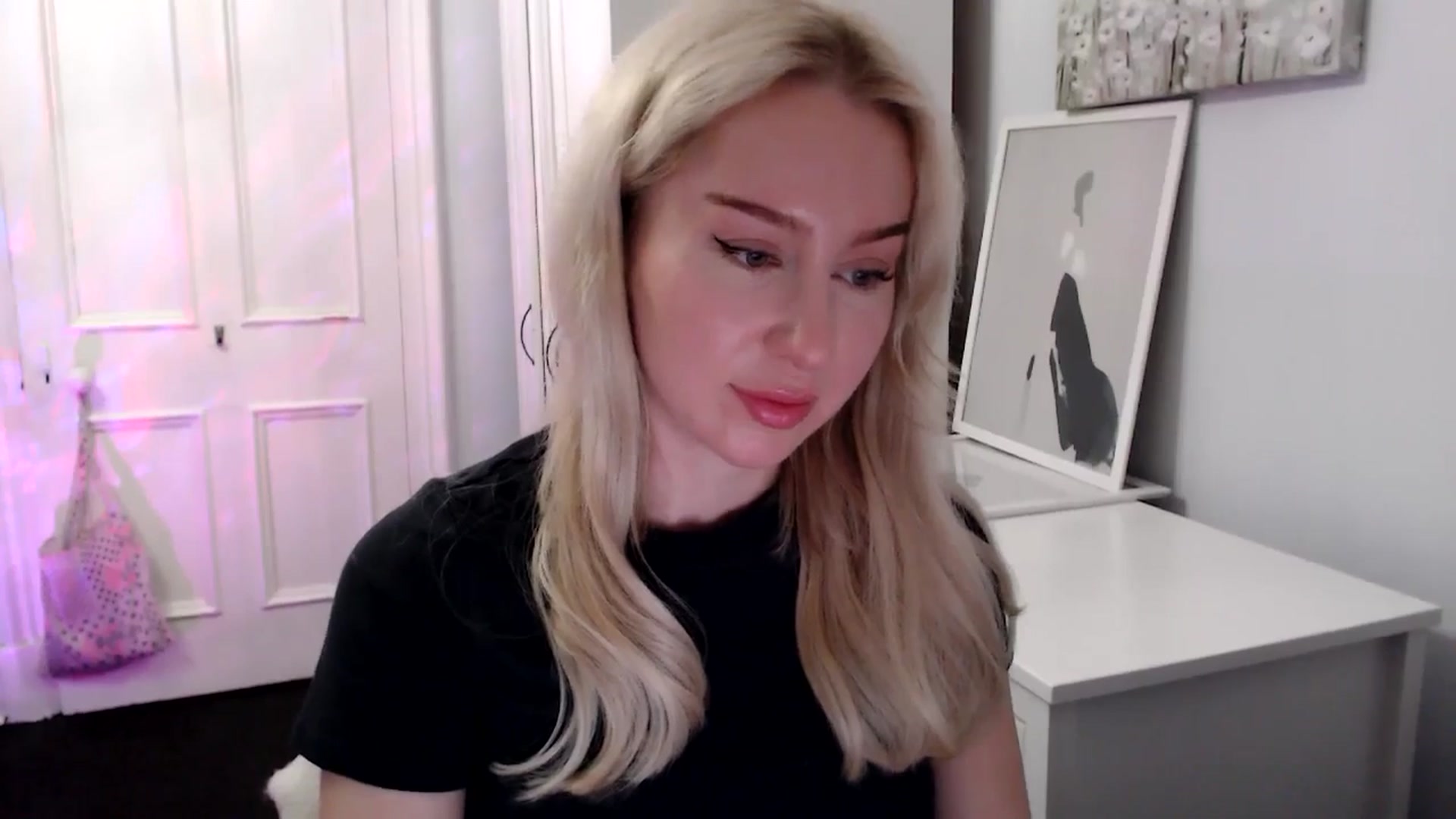 Gallery image thumbnail from British_Cutie's myfreecams stream on, 04/29/2025, 19:50 image 16 of 20