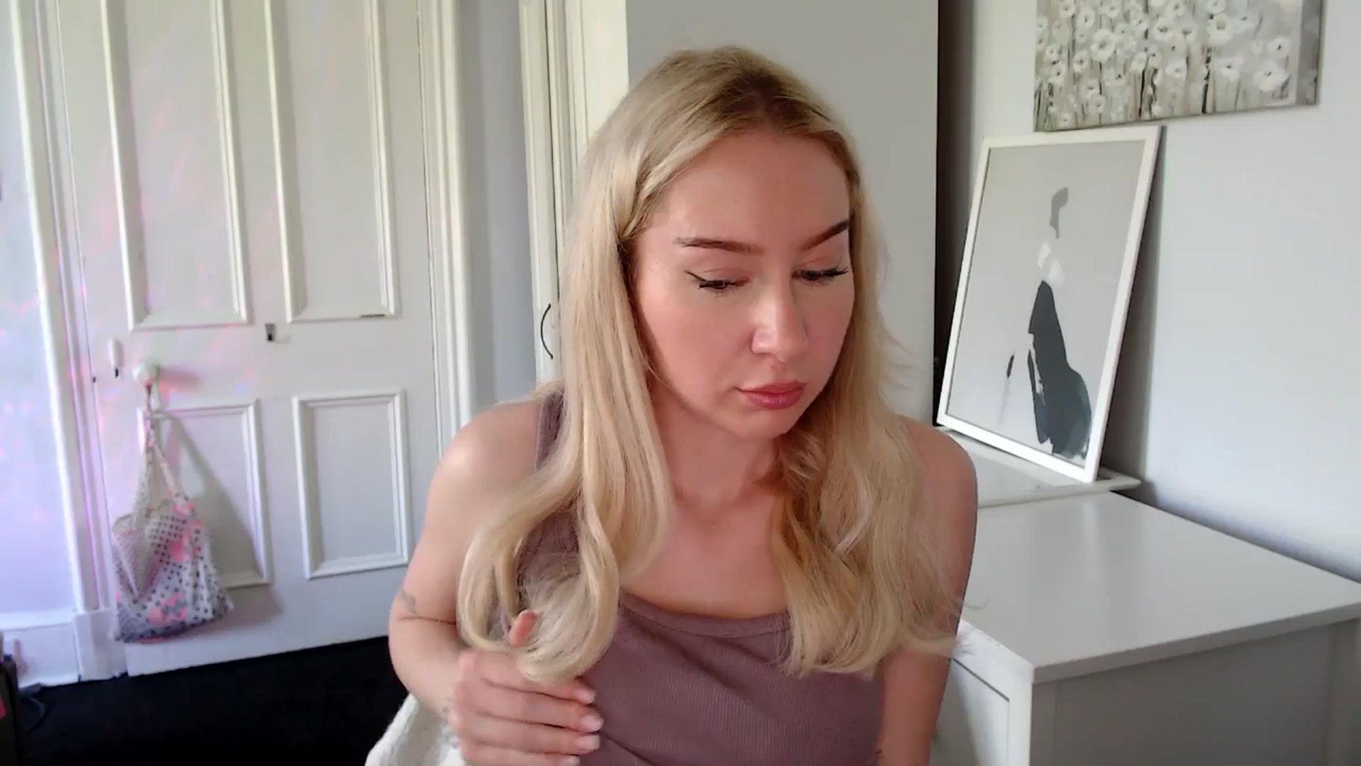 Gallery image thumbnail from British_Cutie's myfreecams stream on, 04/30/2025, 14:00 image 10 of 20