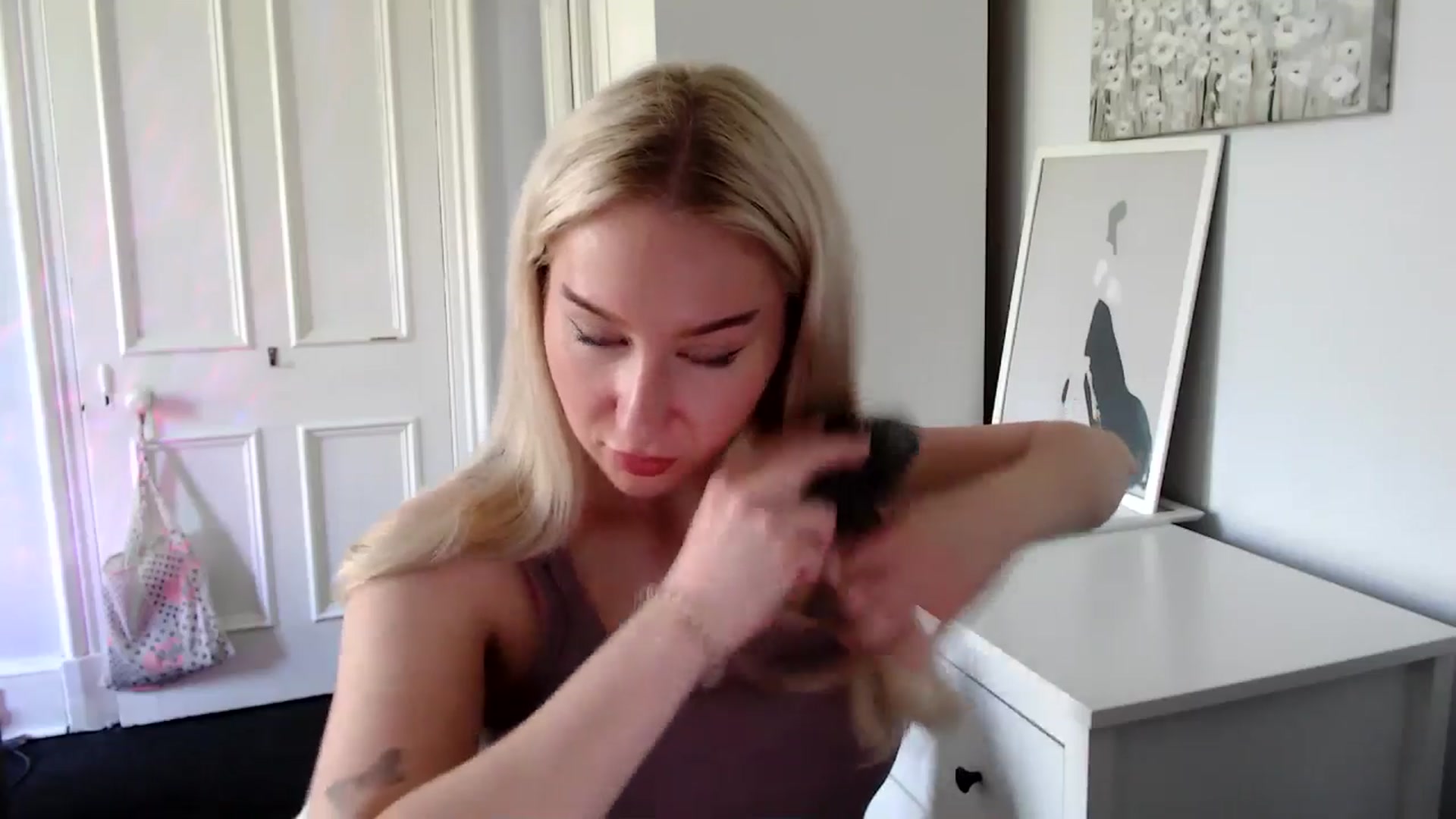 Gallery image thumbnail from British_Cutie's myfreecams stream on, 04/30/2025, 14:00 image 6 of 20