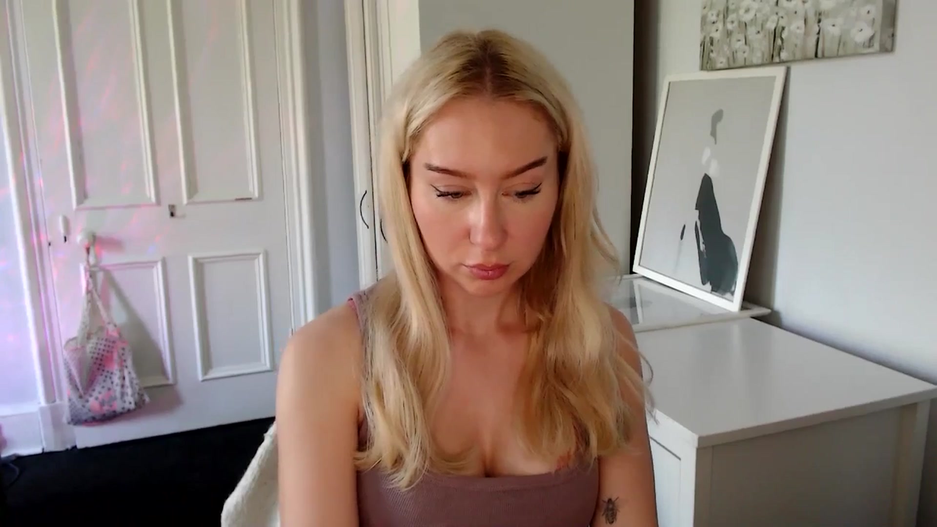 Gallery image thumbnail from British_Cutie's myfreecams stream on, 04/30/2025, 14:00 image 14 of 20