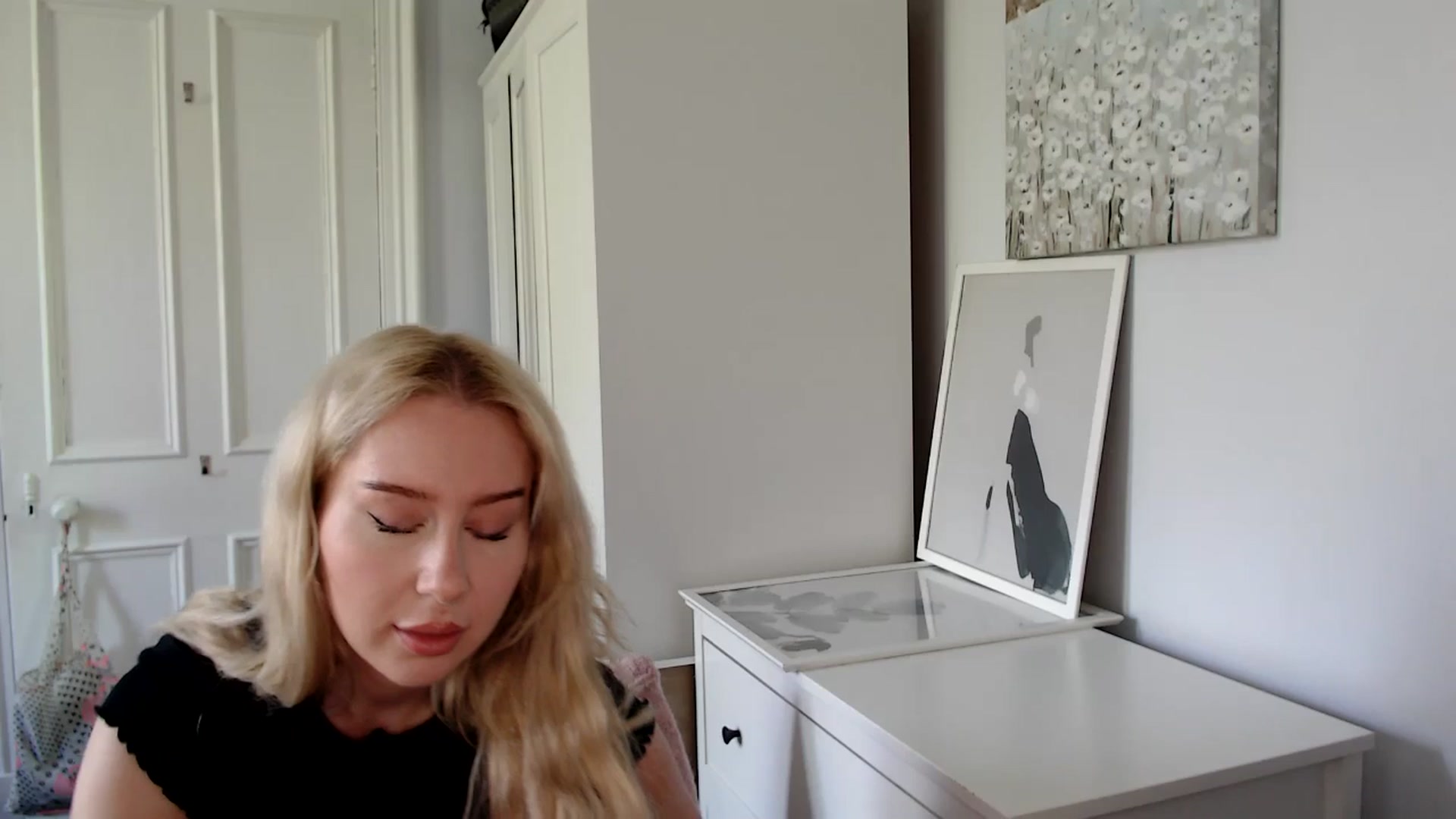 Gallery image thumbnail from British_Cutie's myfreecams stream on, 05/01/2025, 12:21 image 15 of 20