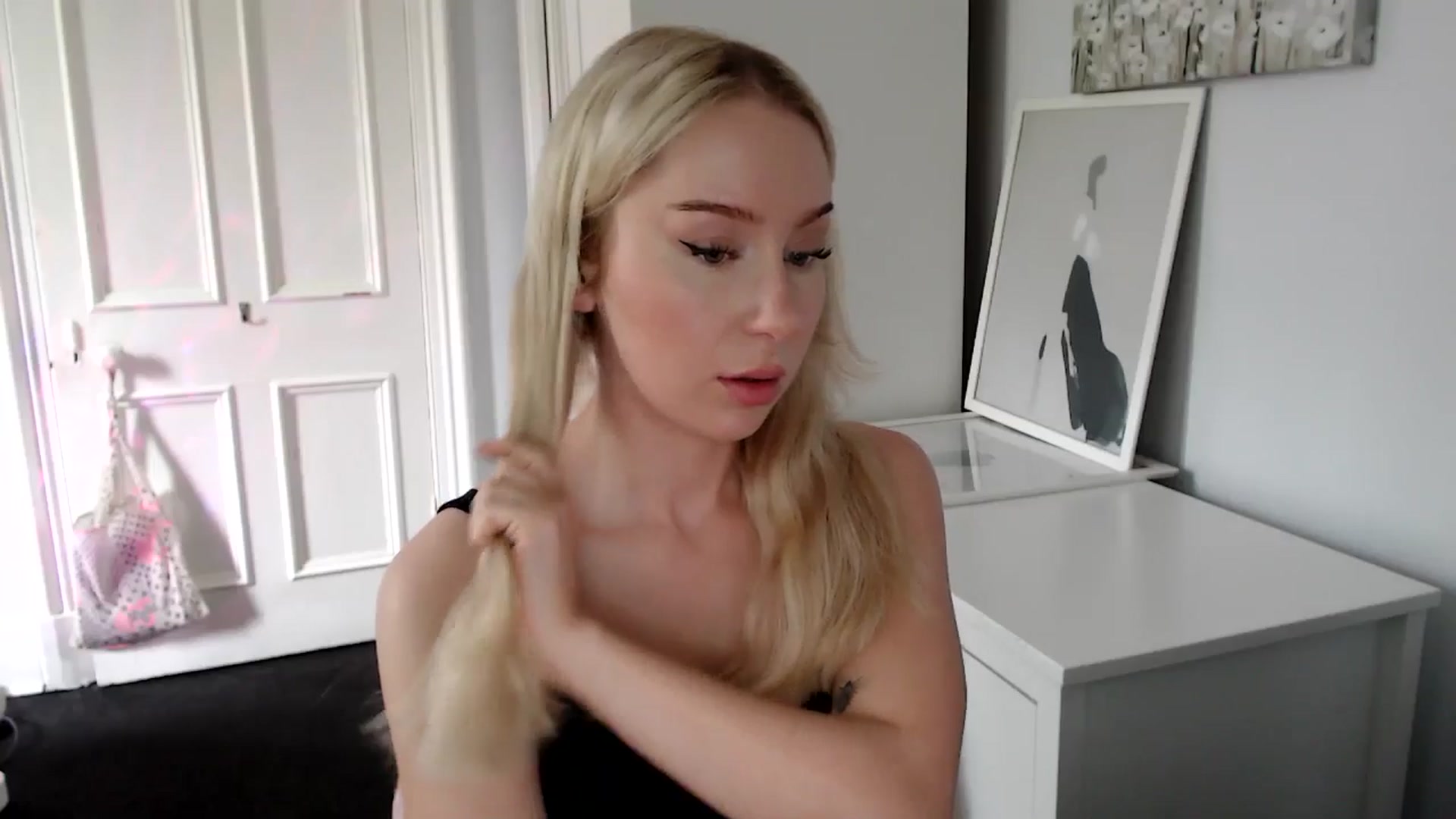Gallery image thumbnail from British_Cutie's myfreecams stream on, 05/01/2025, 13:02 image 19 of 20