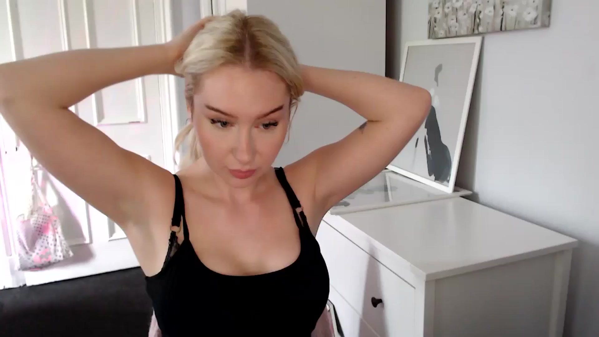Gallery image thumbnail from British_Cutie's myfreecams stream on, 05/01/2025, 13:02 image 16 of 20