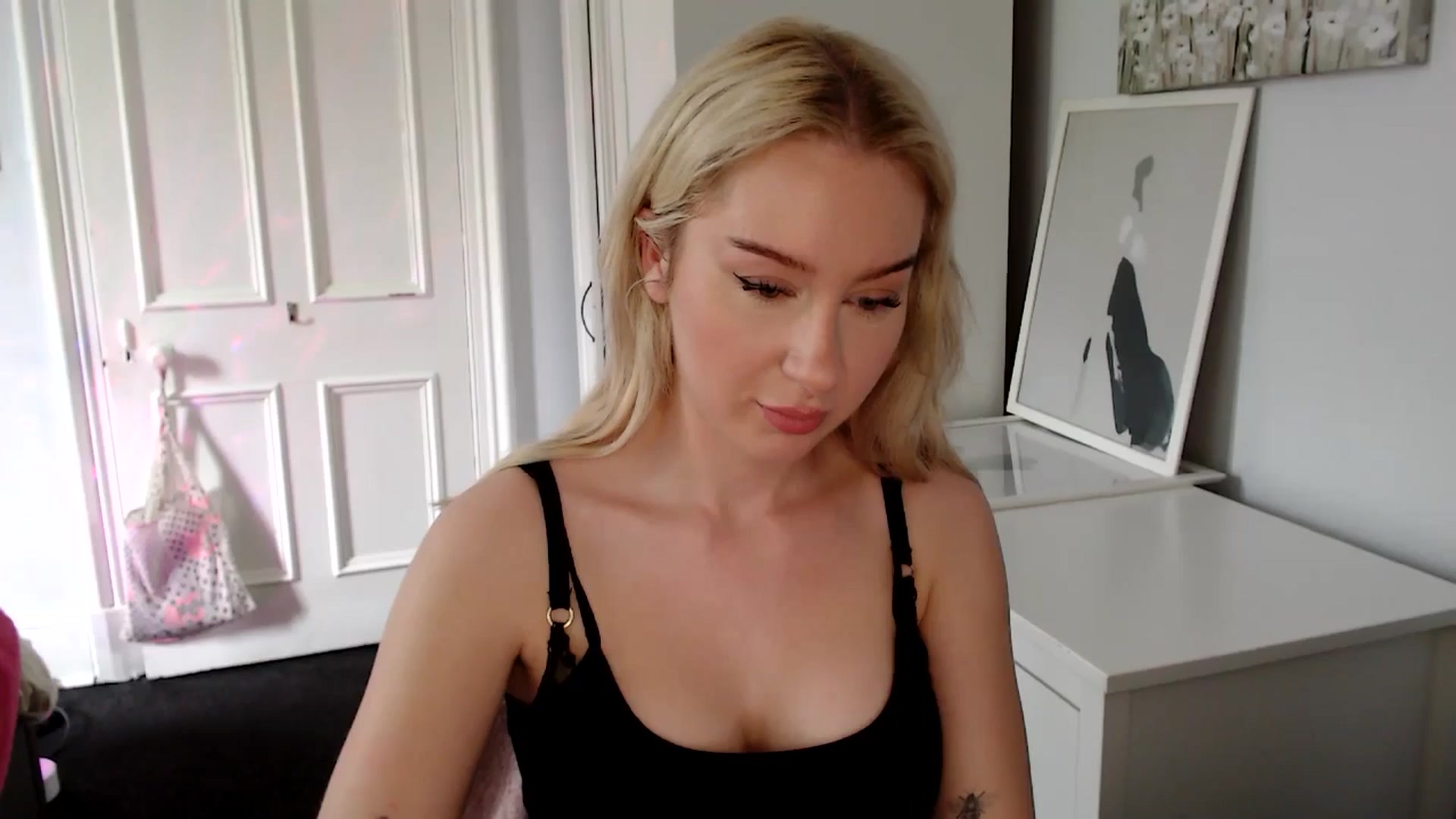 Gallery image thumbnail from British_Cutie's myfreecams stream on, 05/01/2025, 13:02 image 17 of 20
