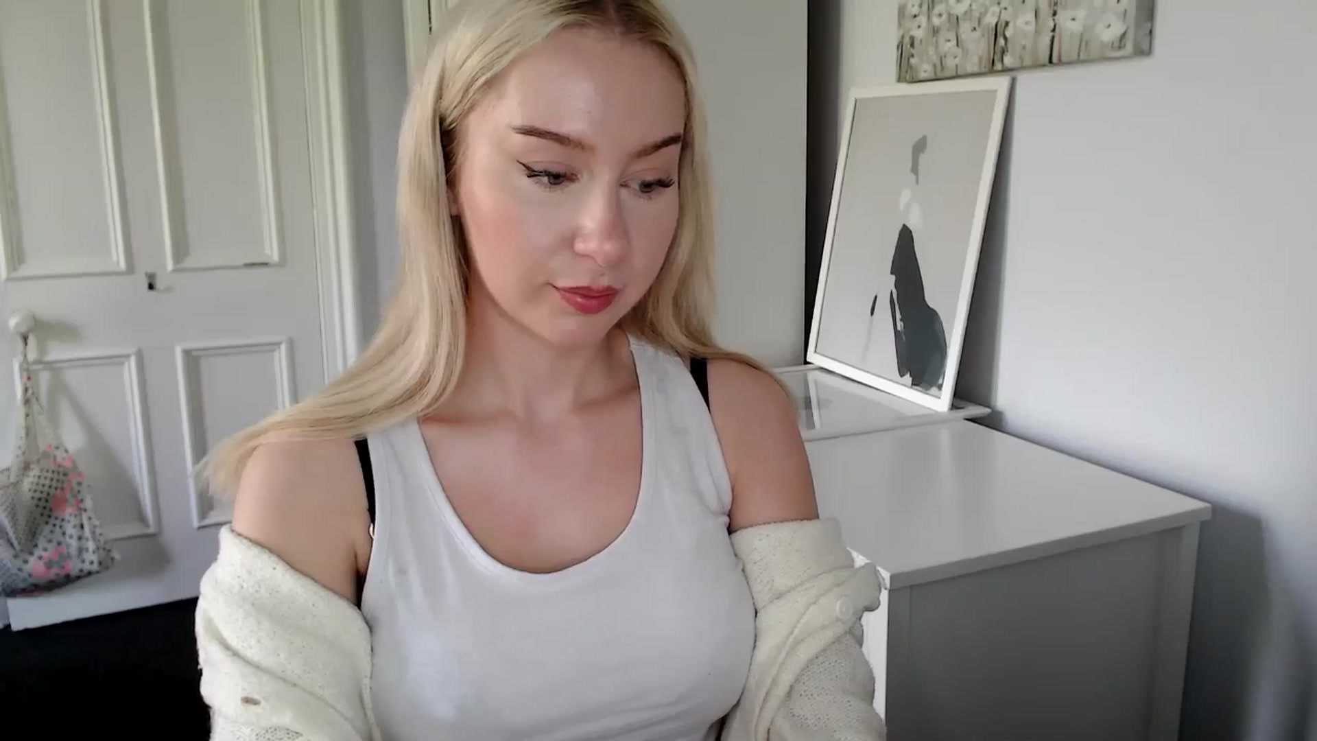 Gallery image thumbnail from British_Cutie's myfreecams stream on, 05/01/2025, 14:47 image 13 of 20