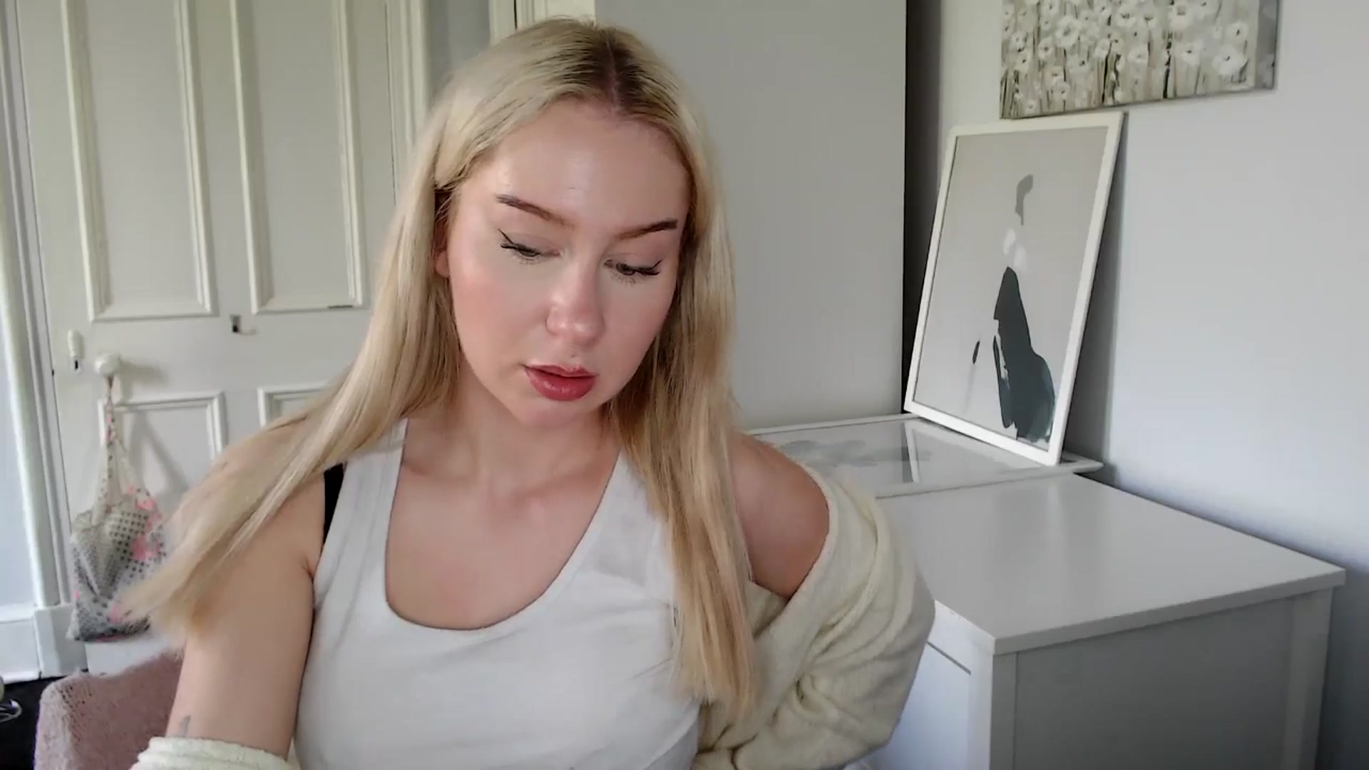 Gallery image thumbnail from British_Cutie's myfreecams stream on, 05/01/2025, 14:47 image 19 of 20