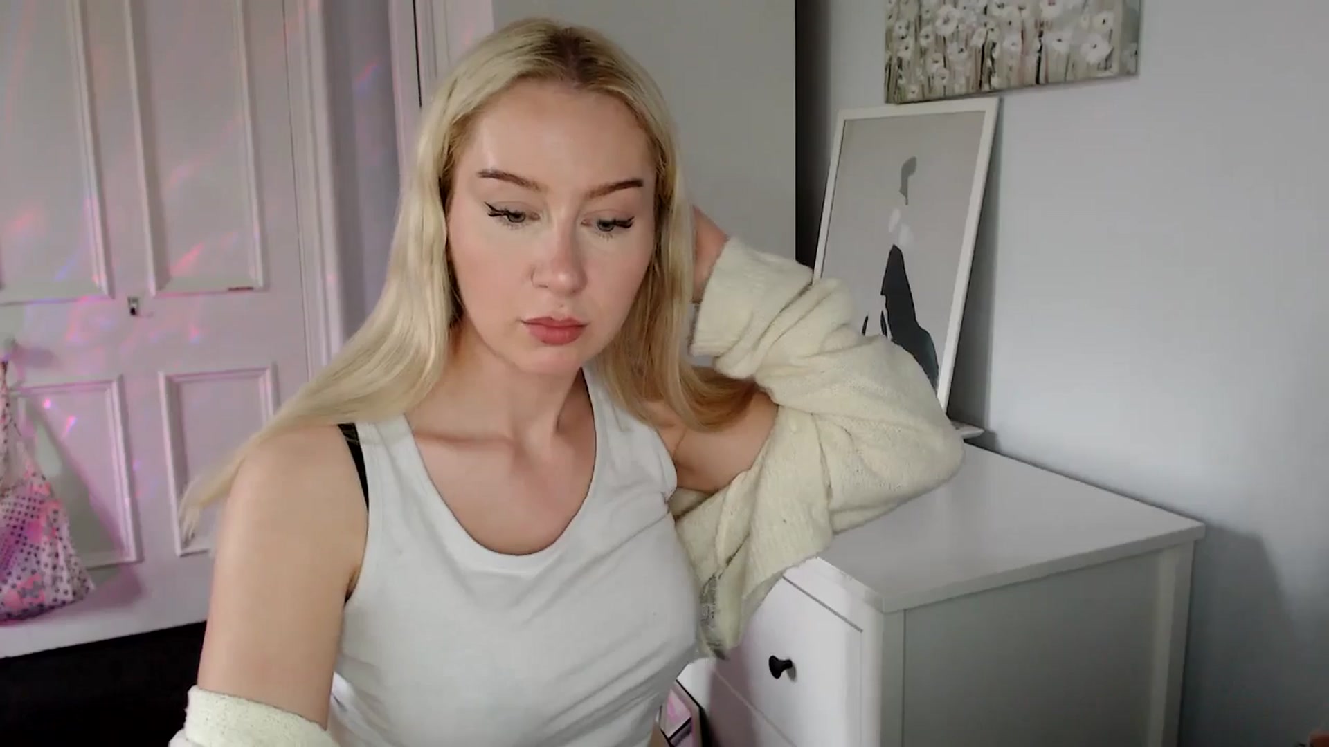 Gallery image thumbnail from British_Cutie's myfreecams stream on, 05/01/2025, 16:59 image 13 of 20