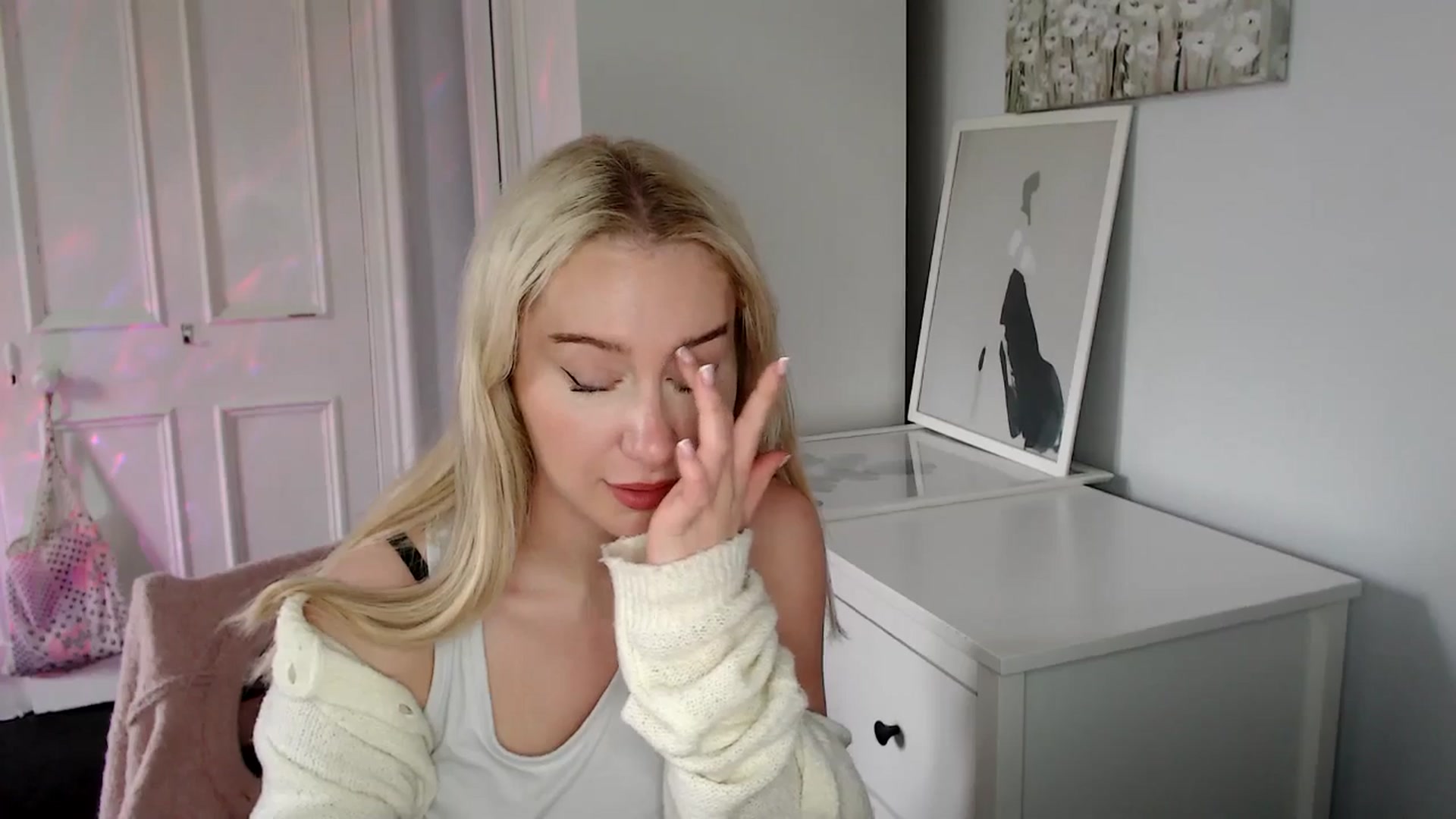 Gallery image thumbnail from British_Cutie's myfreecams stream on, 05/01/2025, 16:59 image 8 of 20