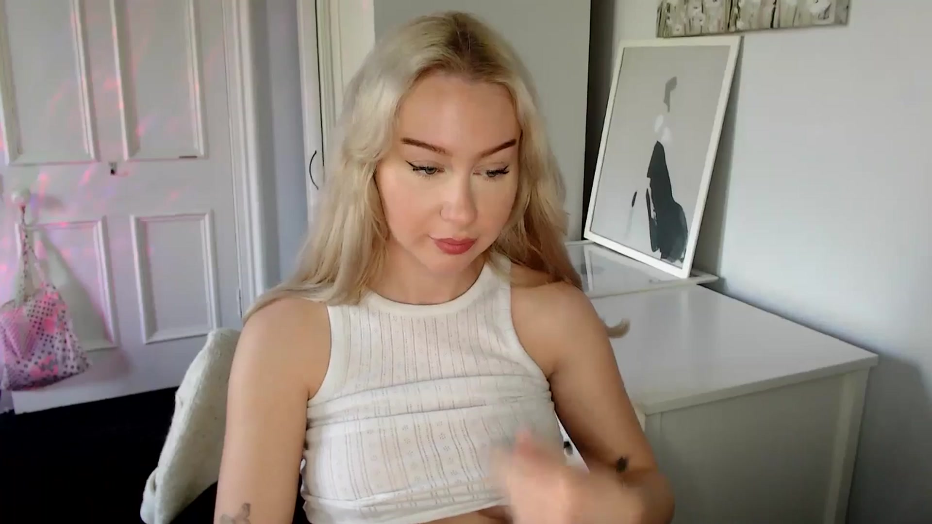 Gallery image thumbnail from British_Cutie's myfreecams stream on, 05/02/2025, 15:59 image 16 of 20