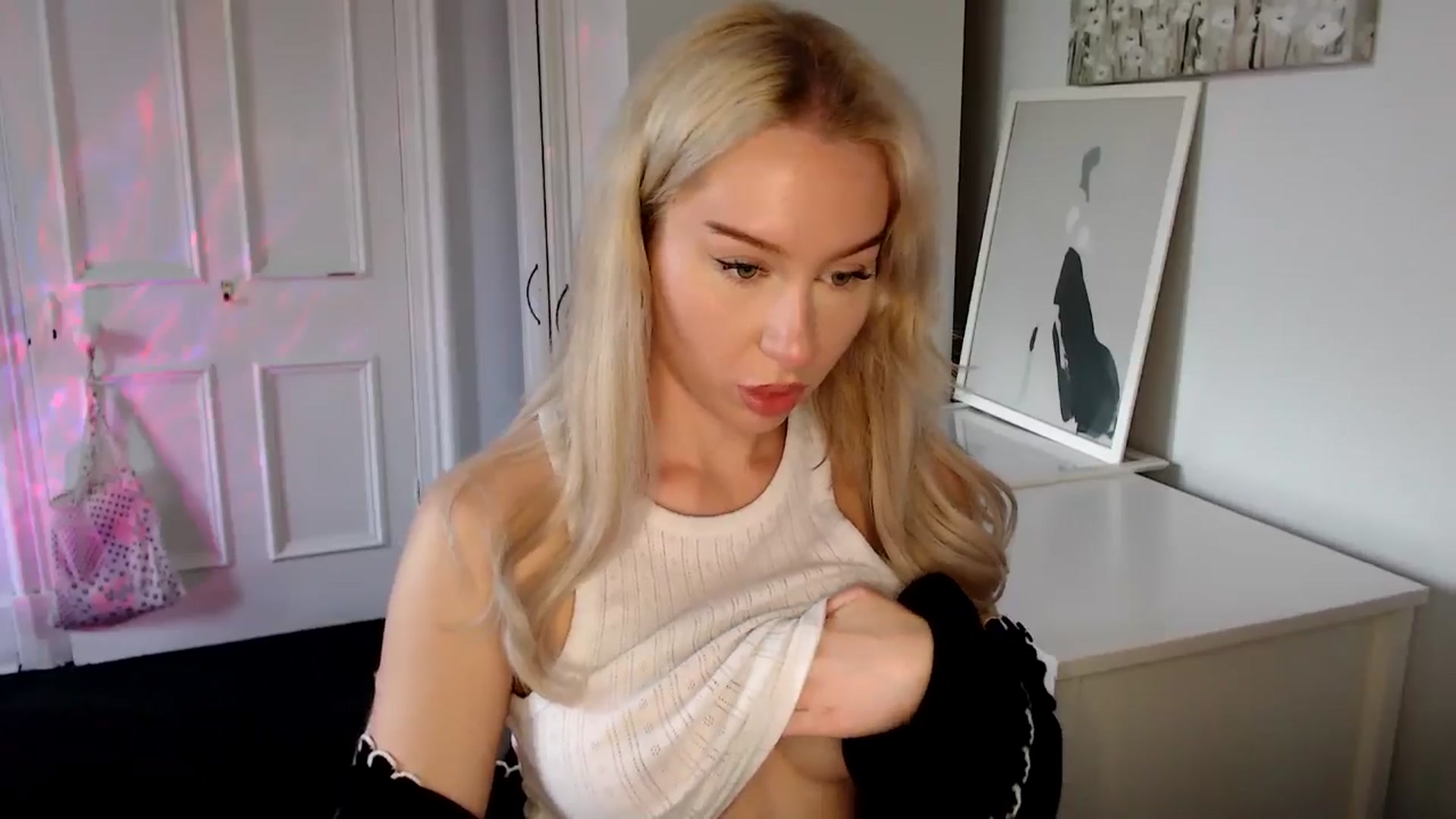 Gallery image thumbnail from British_Cutie's myfreecams stream on, 05/02/2025, 17:57 image 6 of 20
