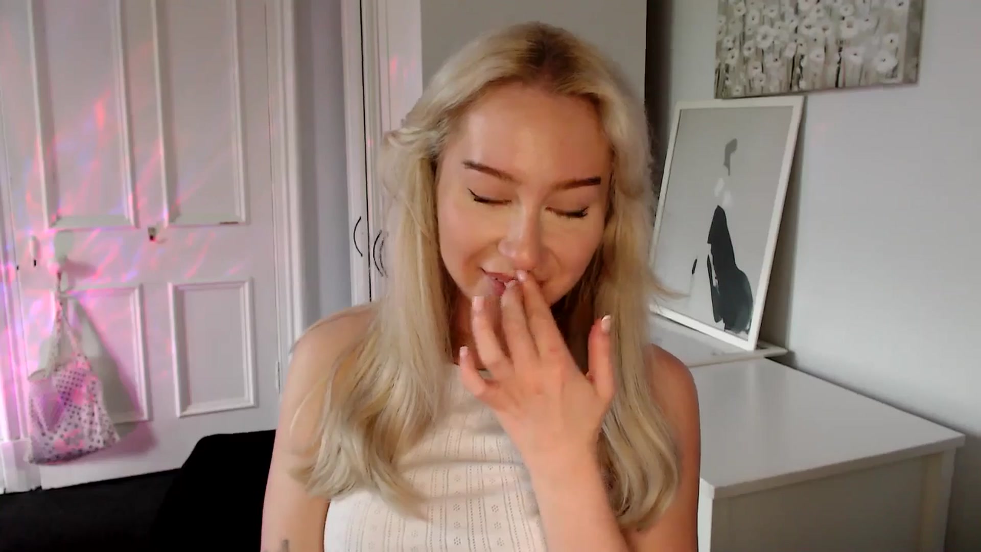 Gallery image thumbnail from British_Cutie's myfreecams stream on, 05/02/2025, 18:19 image 11 of 20