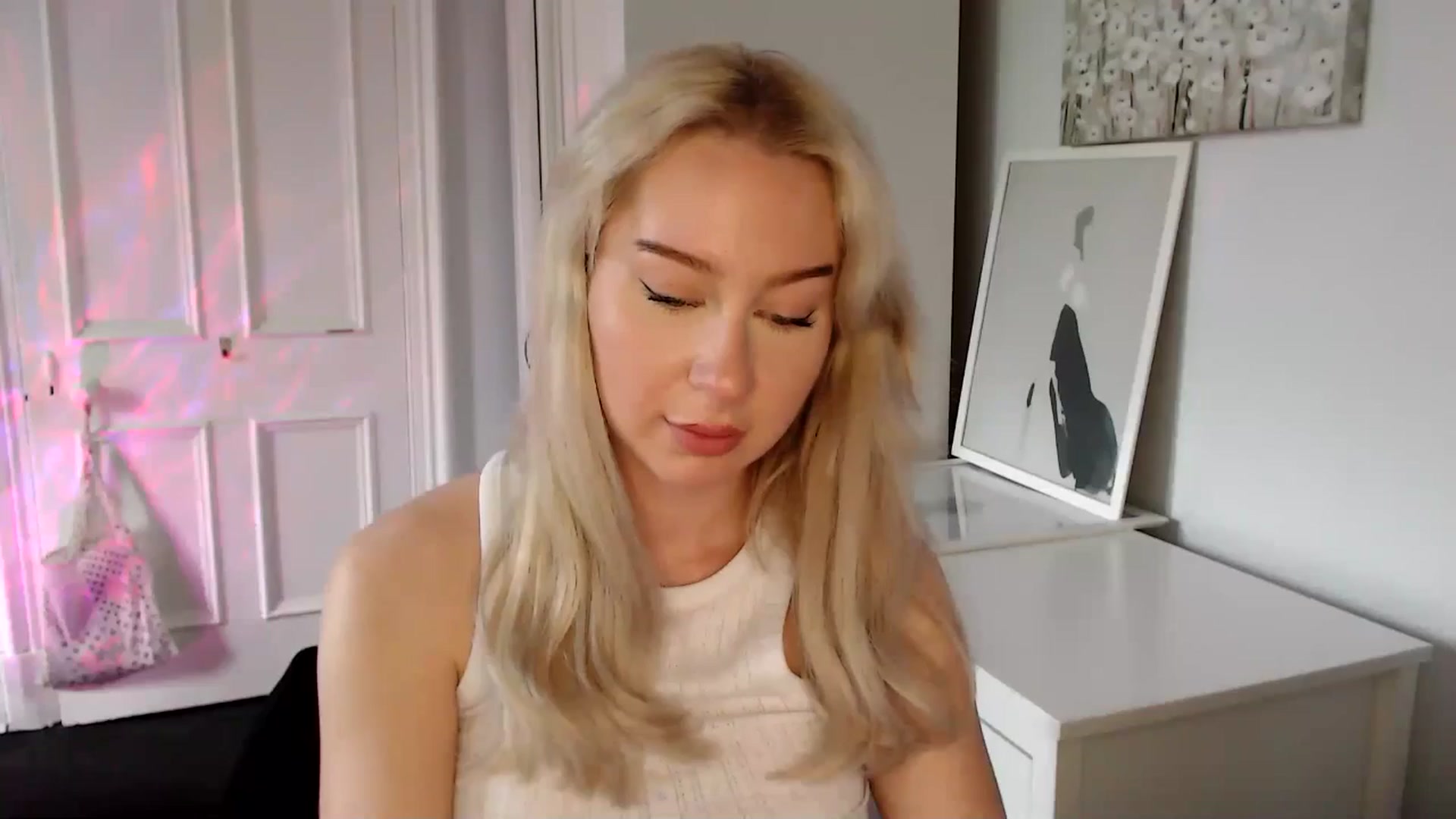 Gallery image thumbnail from British_Cutie's myfreecams stream on, 05/02/2025, 18:19 image 7 of 20