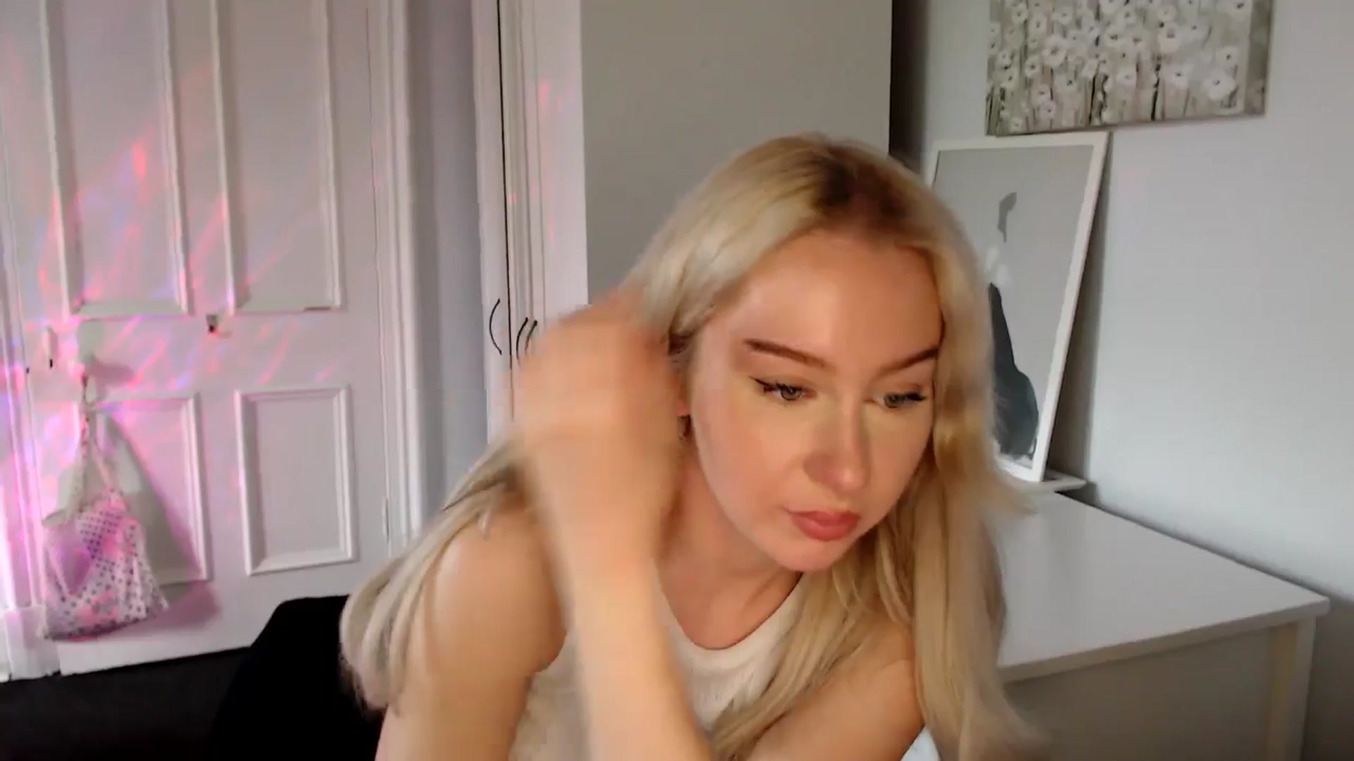 Gallery image thumbnail from British_Cutie's myfreecams stream on, 05/02/2025, 18:19 image 3 of 20