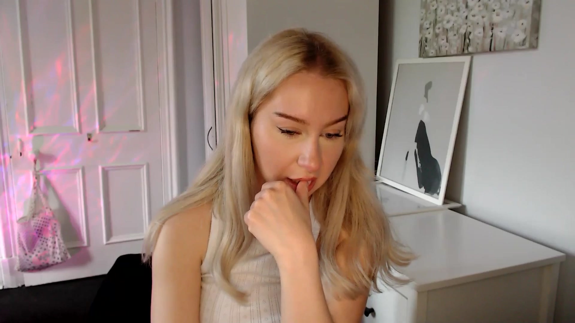 Gallery image thumbnail from British_Cutie's myfreecams stream on, 05/02/2025, 18:19 image 5 of 20