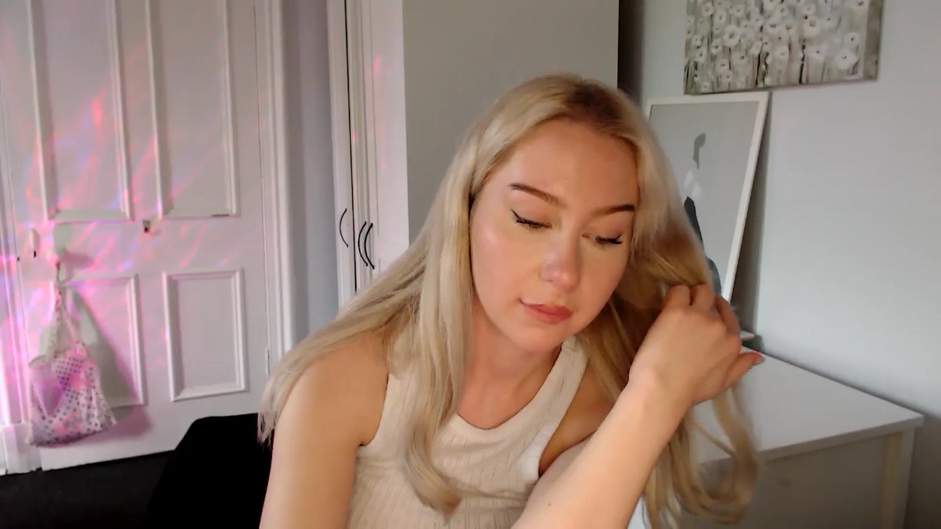 Gallery image thumbnail from British_Cutie's myfreecams stream on, 05/02/2025, 18:19 image 4 of 20