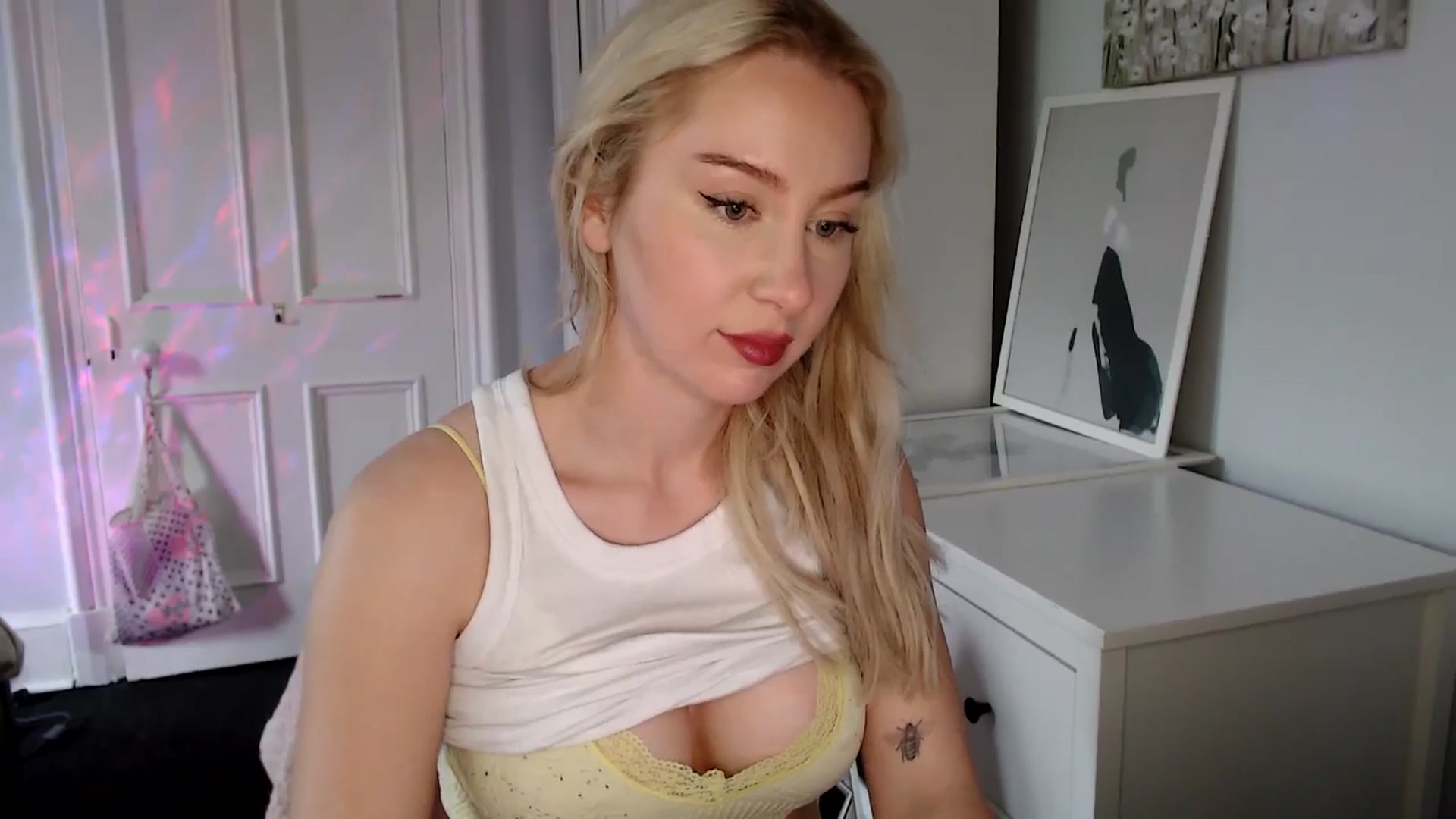 Gallery image thumbnail from British_Cutie's myfreecams stream on, 05/03/2025, 15:56 image 17 of 20
