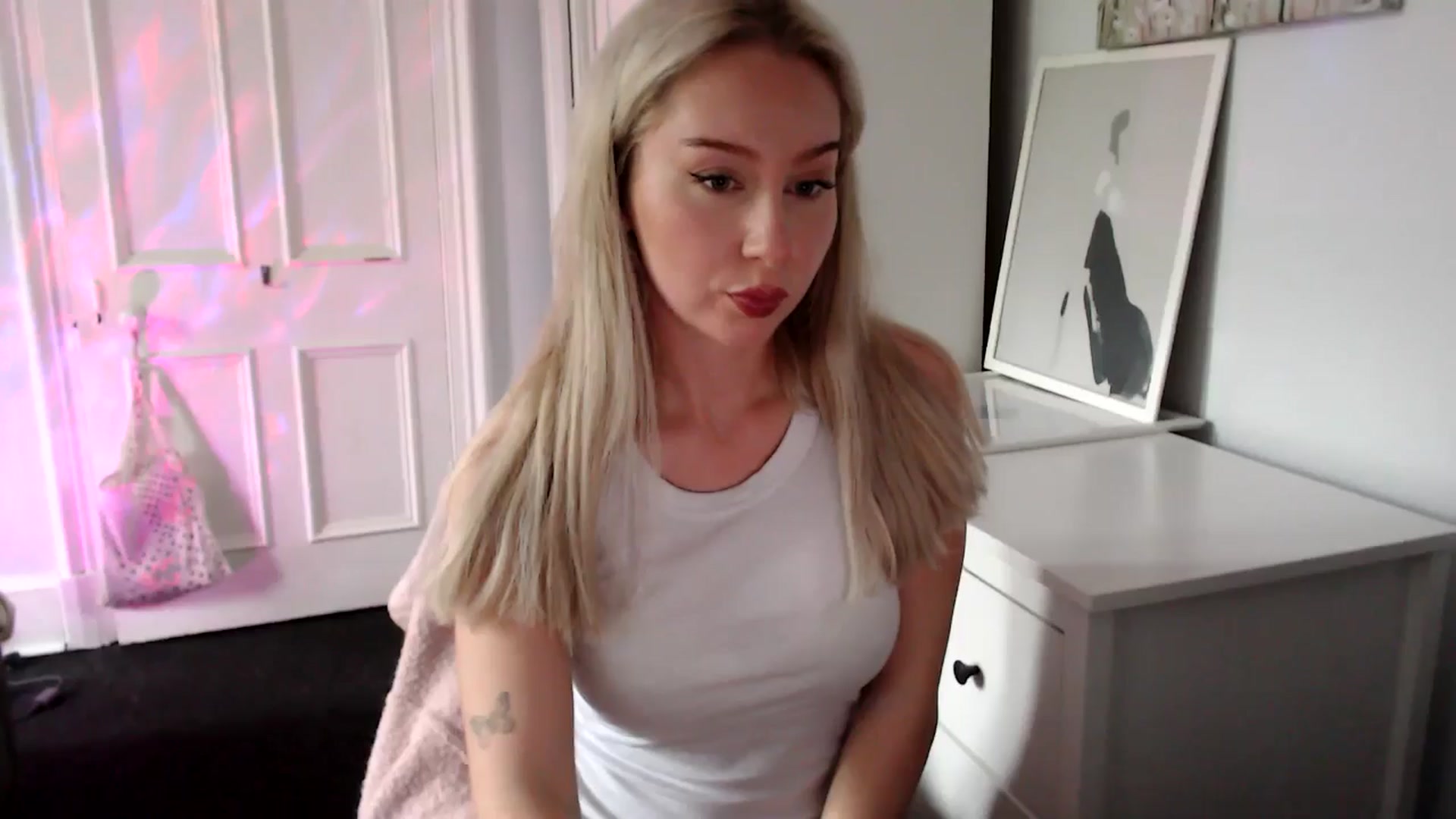 Gallery image thumbnail from British_Cutie's myfreecams stream on, 05/03/2025, 16:25 image 20 of 20