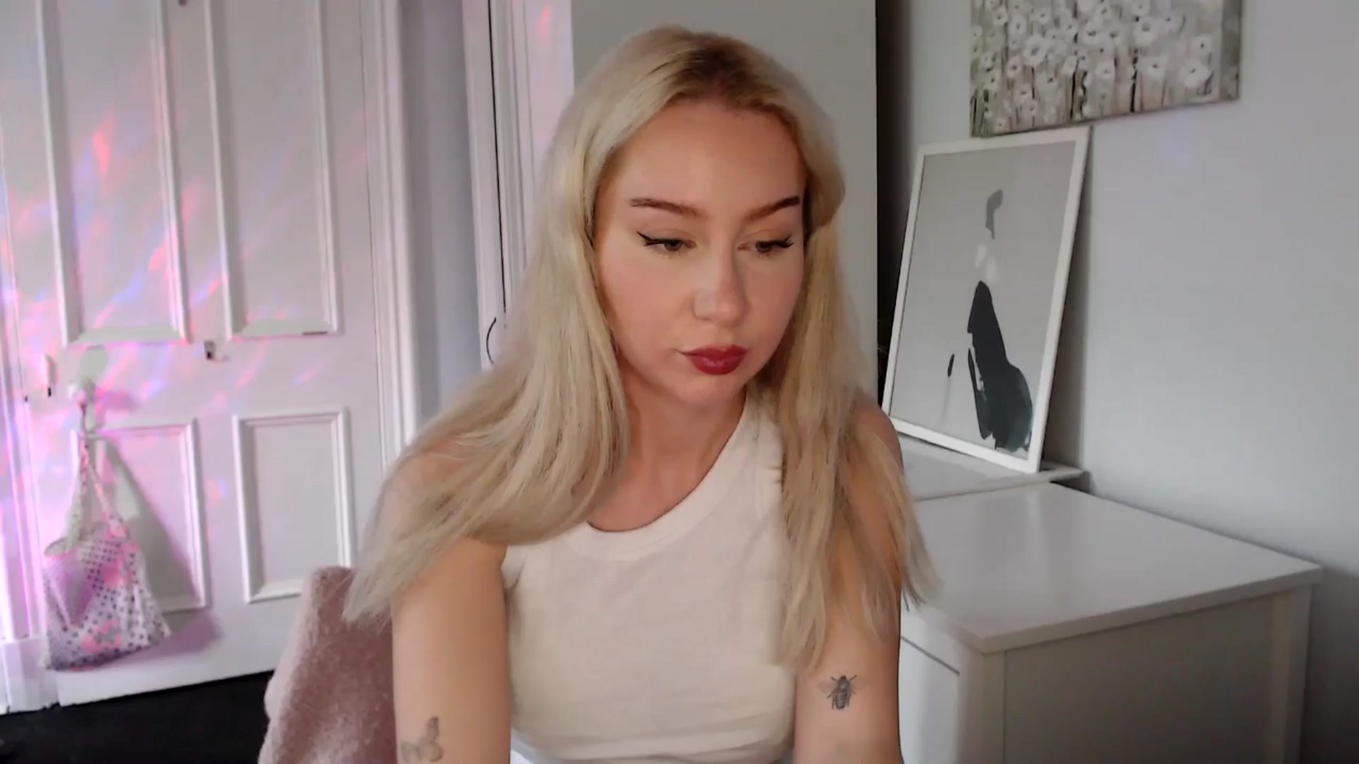 Gallery image thumbnail from British_Cutie's myfreecams stream on, 05/03/2025, 16:25 image 11 of 20