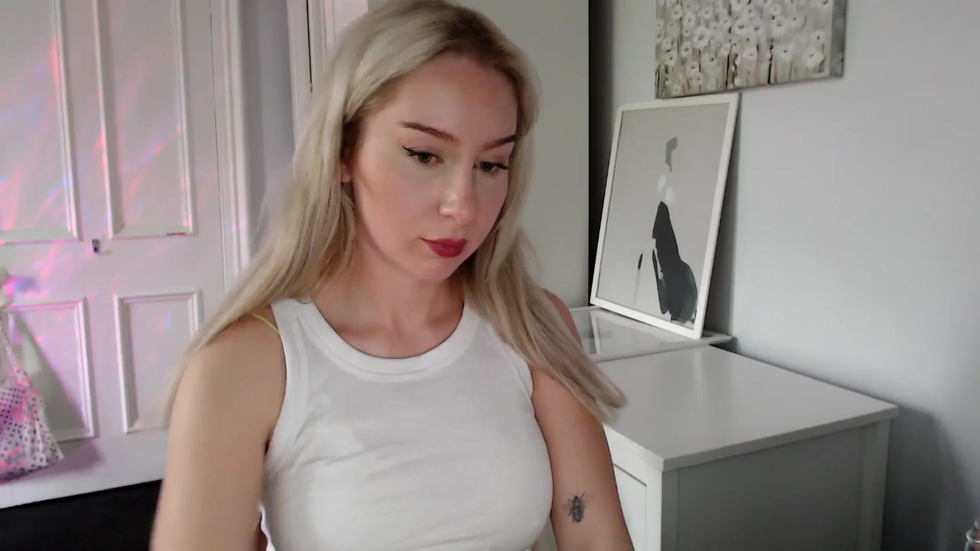 Gallery image thumbnail from British_Cutie's myfreecams stream on, 05/03/2025, 17:12 image 14 of 20