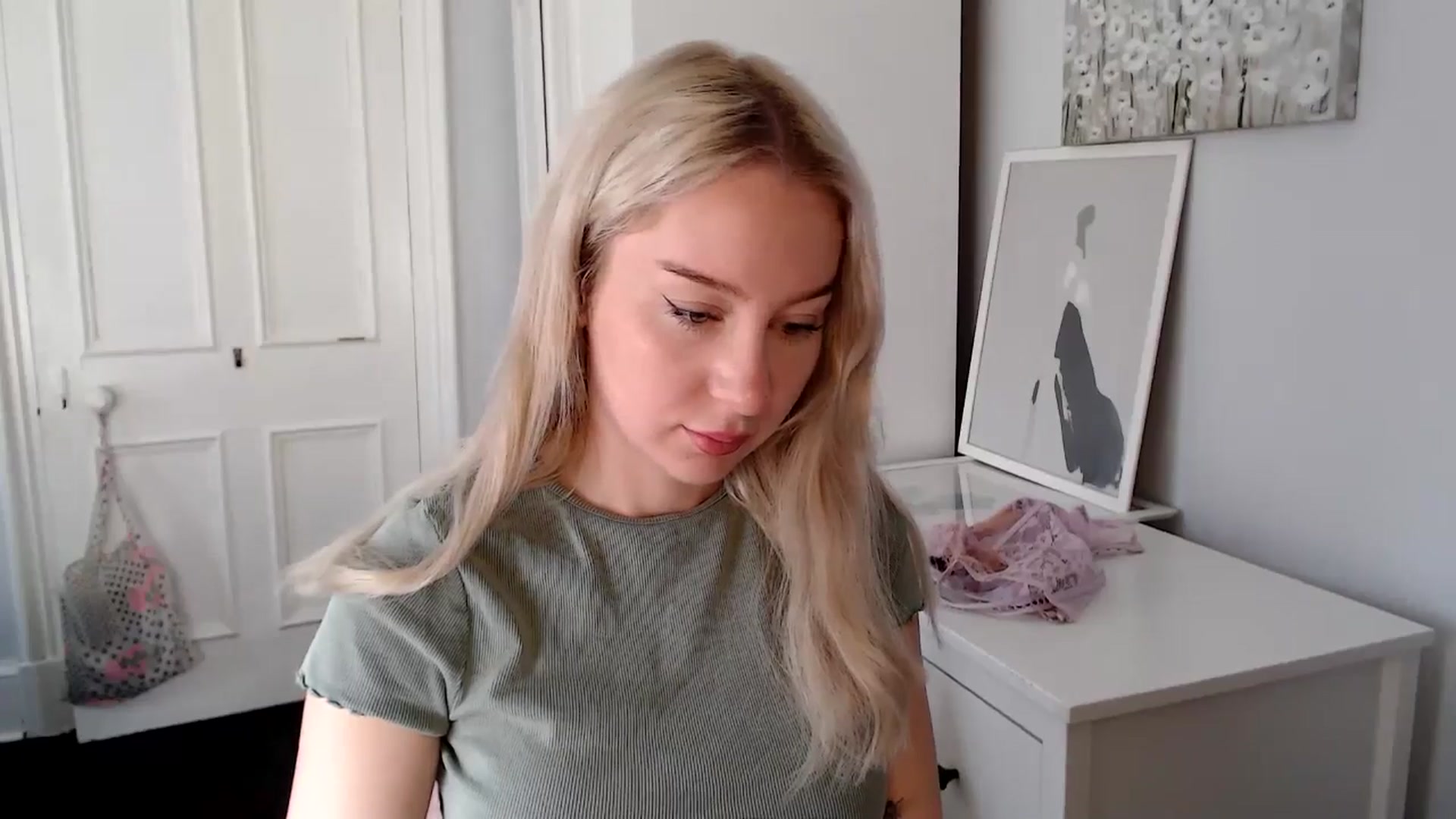 Gallery image thumbnail from British_Cutie's myfreecams stream on, 05/04/2025, 07:24 image 19 of 20