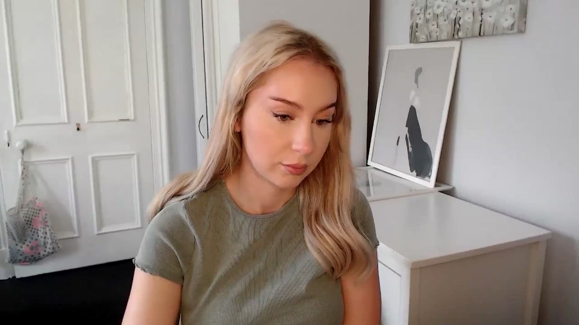 Gallery image thumbnail from British_Cutie's myfreecams stream on, 05/04/2025, 08:28 image 13 of 20