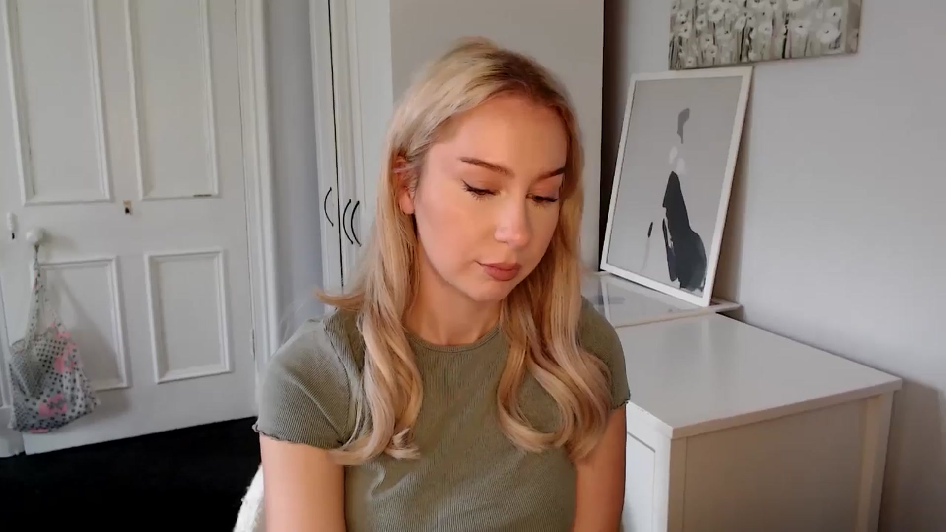 Gallery image thumbnail from British_Cutie's myfreecams stream on, 05/04/2025, 08:28 image 16 of 20