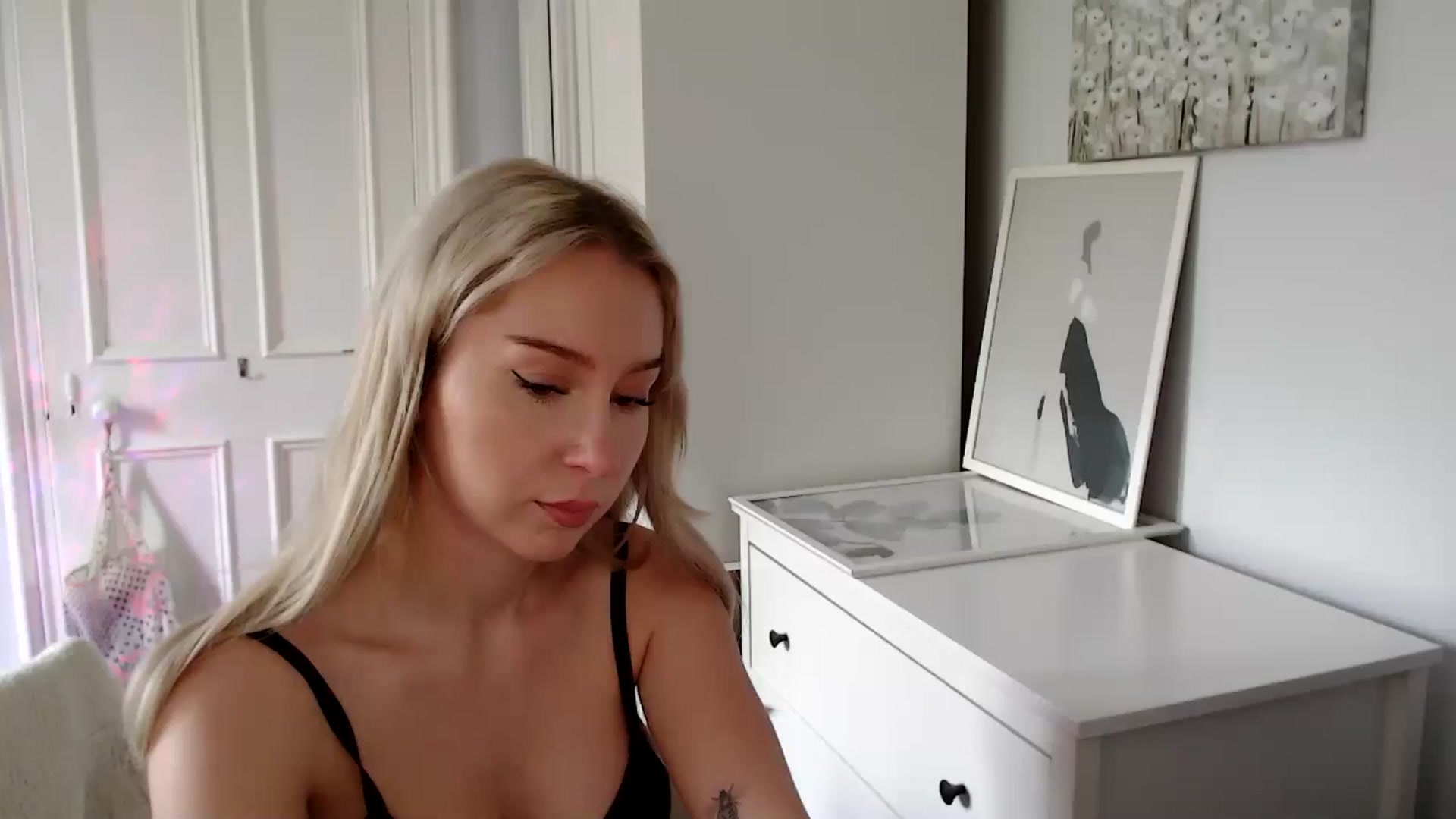 Gallery image thumbnail from British_Cutie's myfreecams stream on, 05/04/2025, 11:37 image 14 of 20
