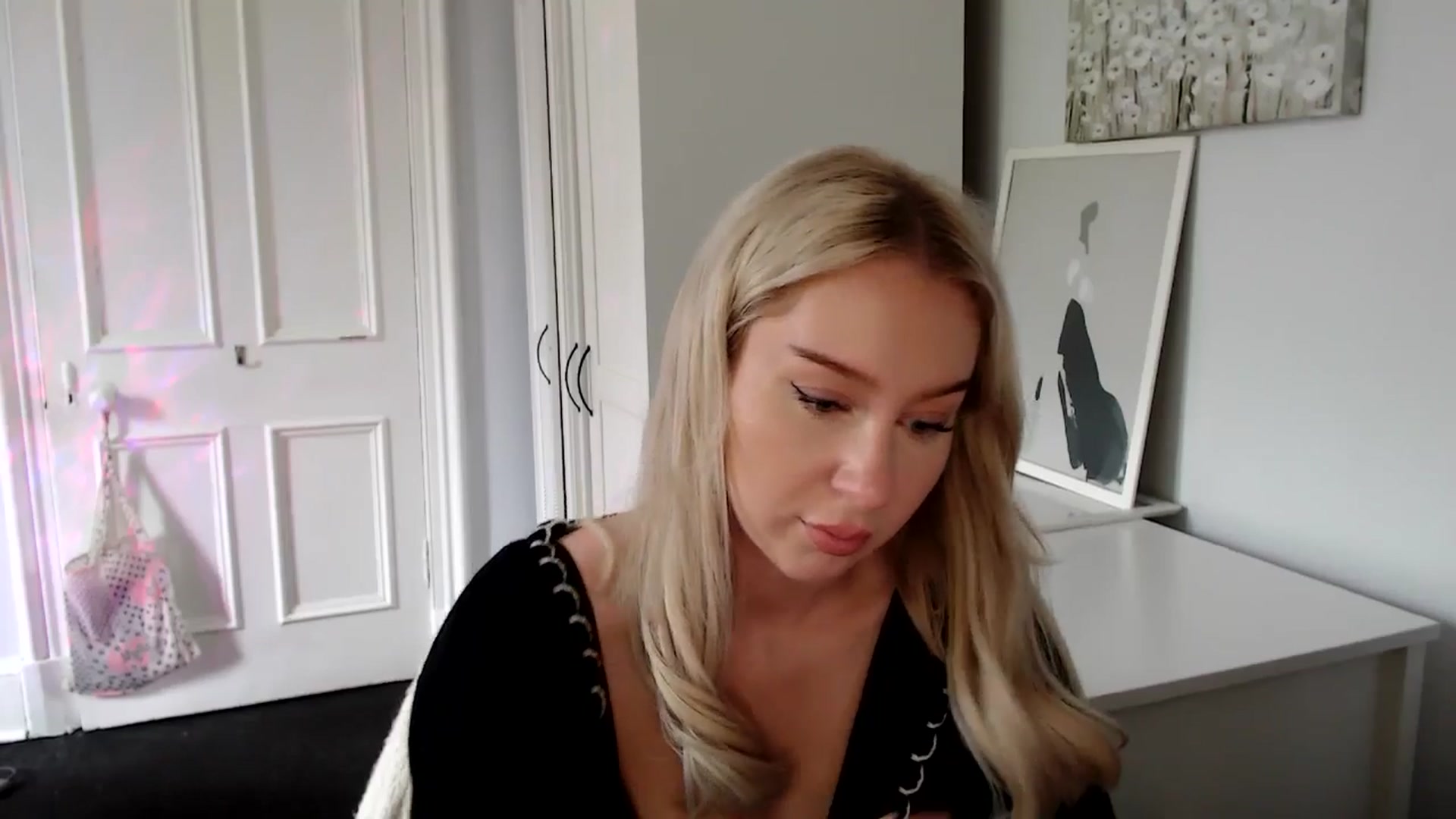 Gallery image thumbnail from British_Cutie's myfreecams stream on, 05/04/2025, 11:37 image 8 of 20