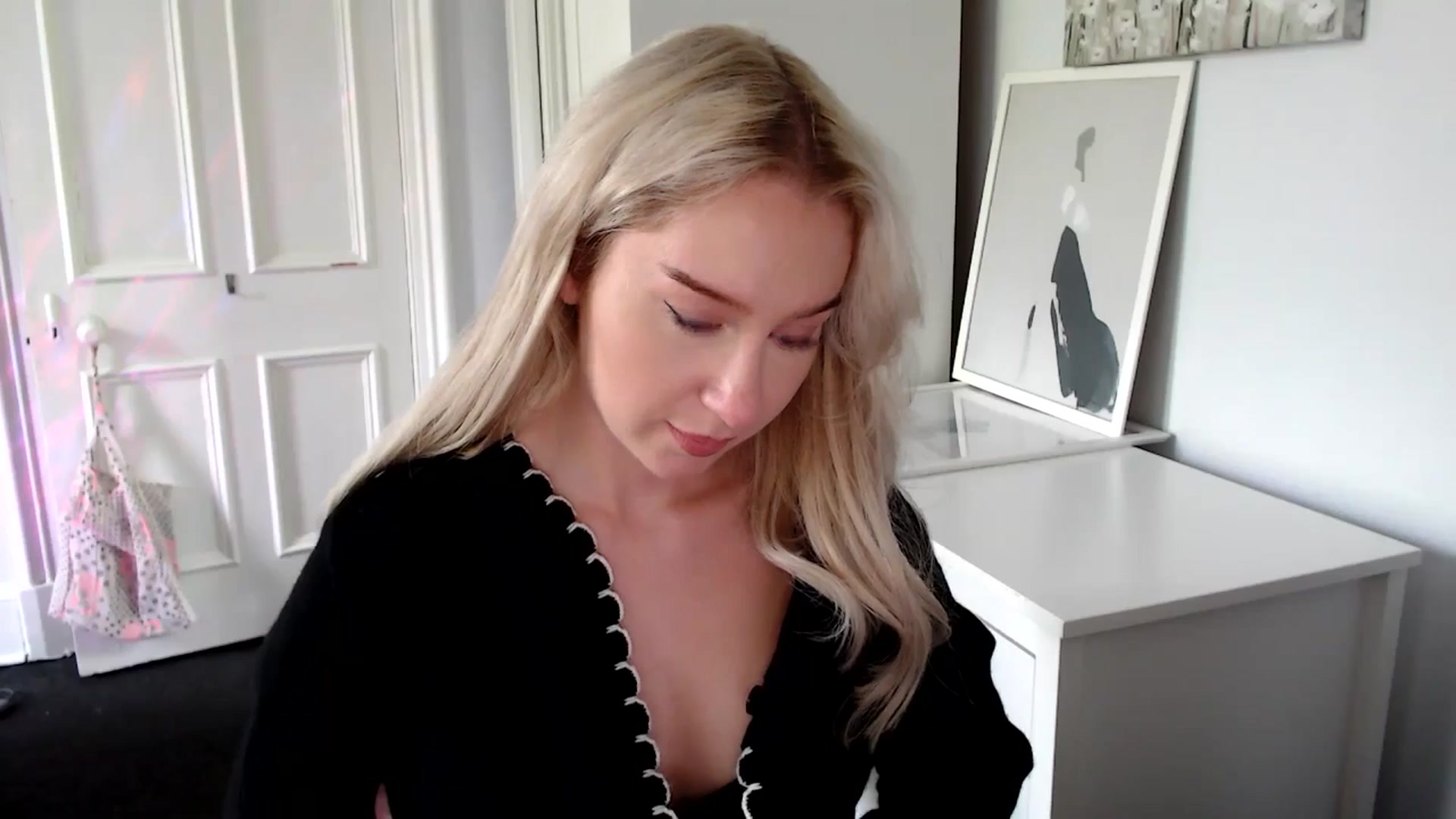 Gallery image thumbnail from British_Cutie's myfreecams stream on, 05/04/2025, 14:59 image 8 of 20