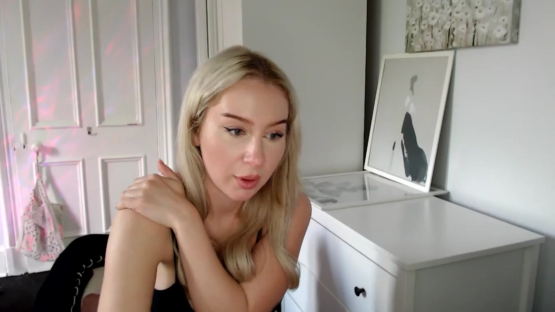Gallery image thumbnail from British_Cutie's myfreecams stream on, 05/04/2025, 16:03 image 15 of 20