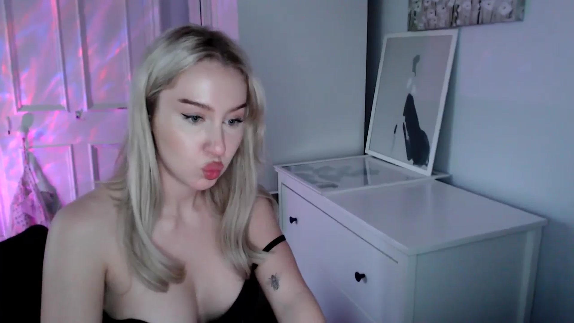 Gallery image thumbnail from British_Cutie's myfreecams stream on, 05/04/2025, 19:16 image 16 of 20