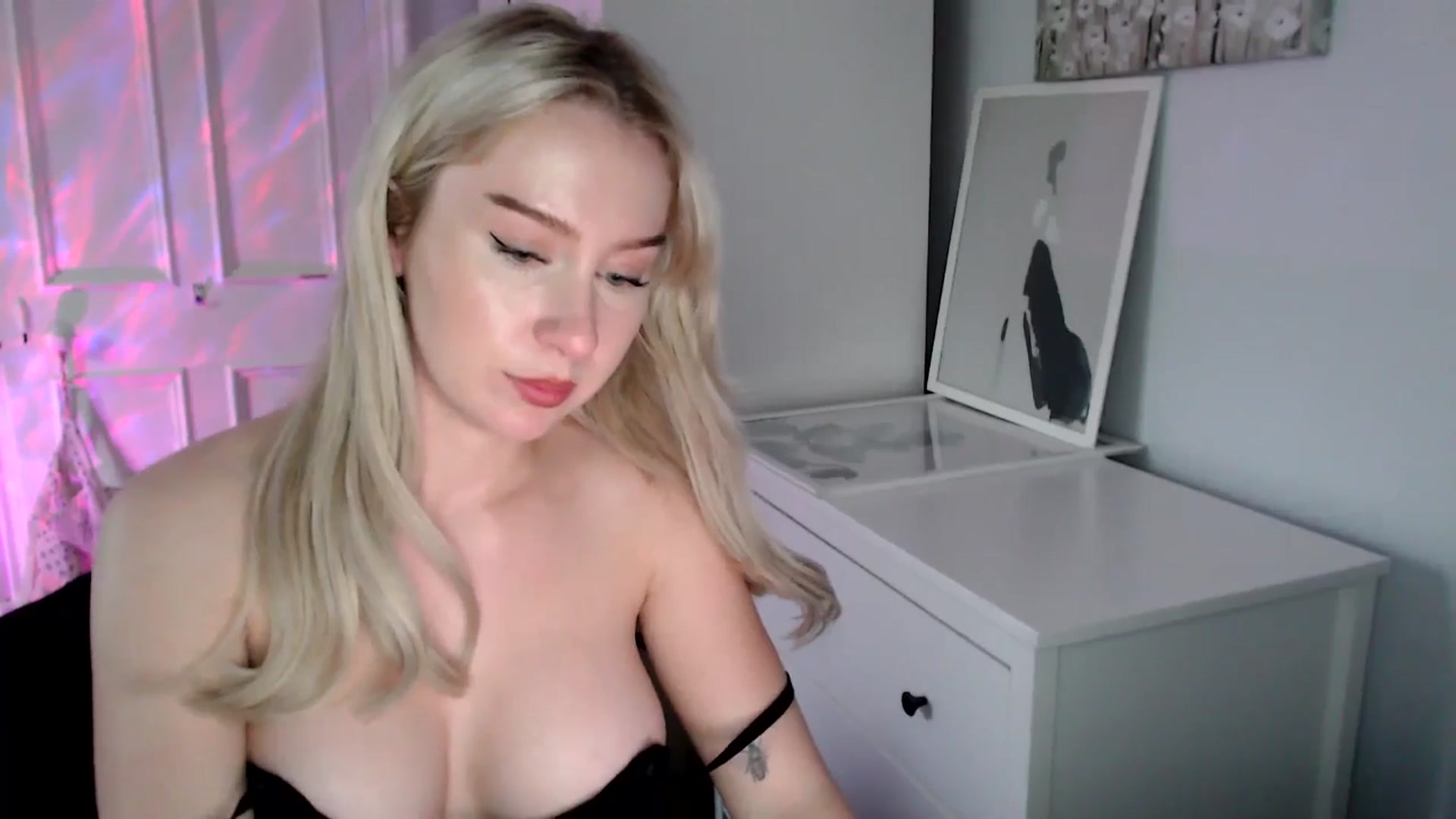 Gallery image thumbnail from British_Cutie's myfreecams stream on, 05/04/2025, 19:16 image 13 of 20