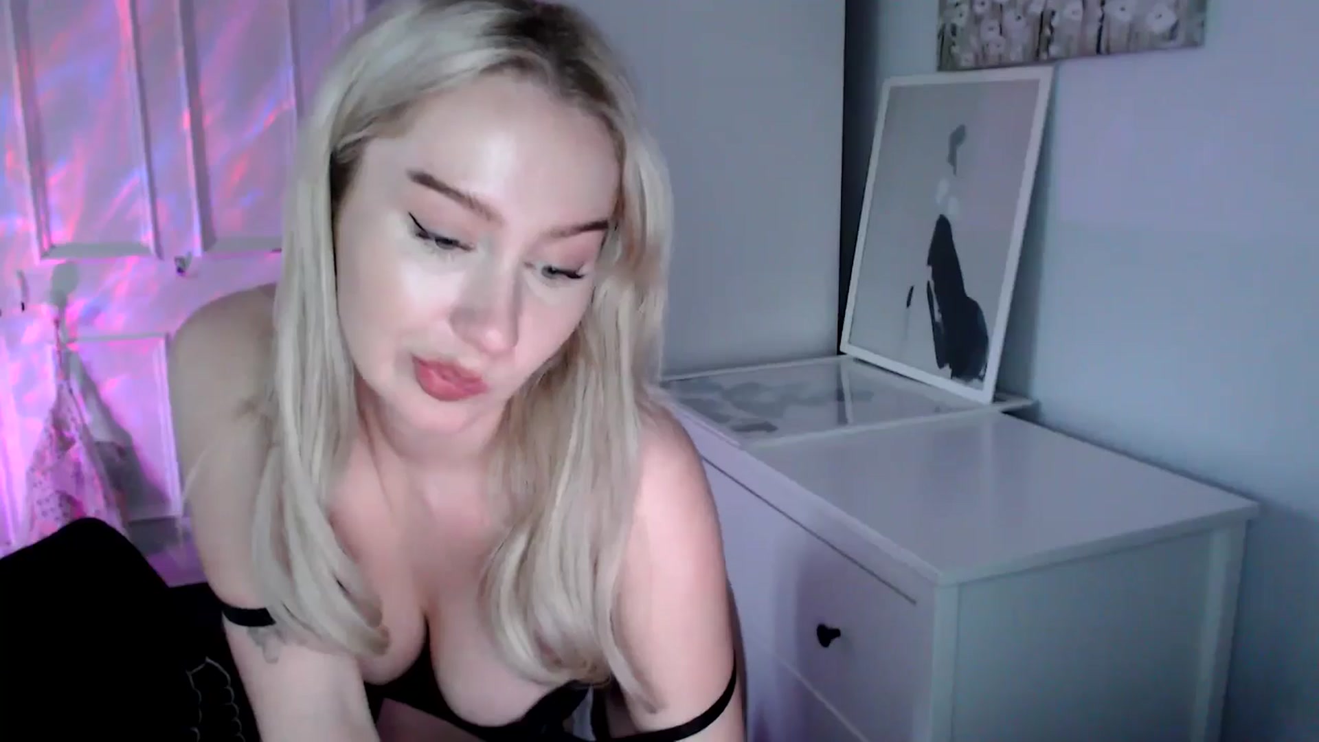 Gallery image thumbnail from British_Cutie's myfreecams stream on, 05/04/2025, 19:16 image 15 of 20