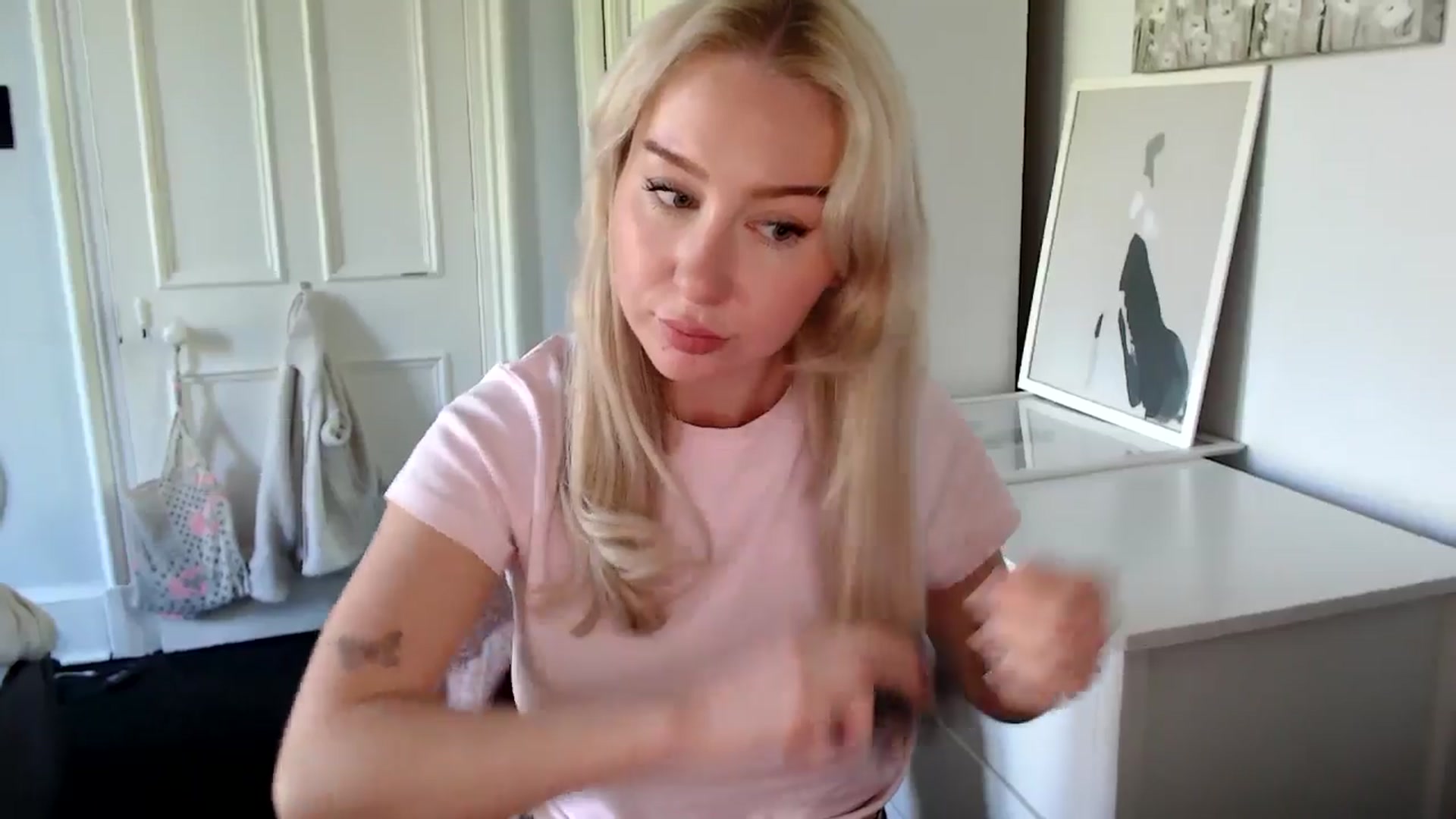 Gallery image thumbnail from British_Cutie's myfreecams stream on, 05/05/2025, 15:09 image 17 of 20