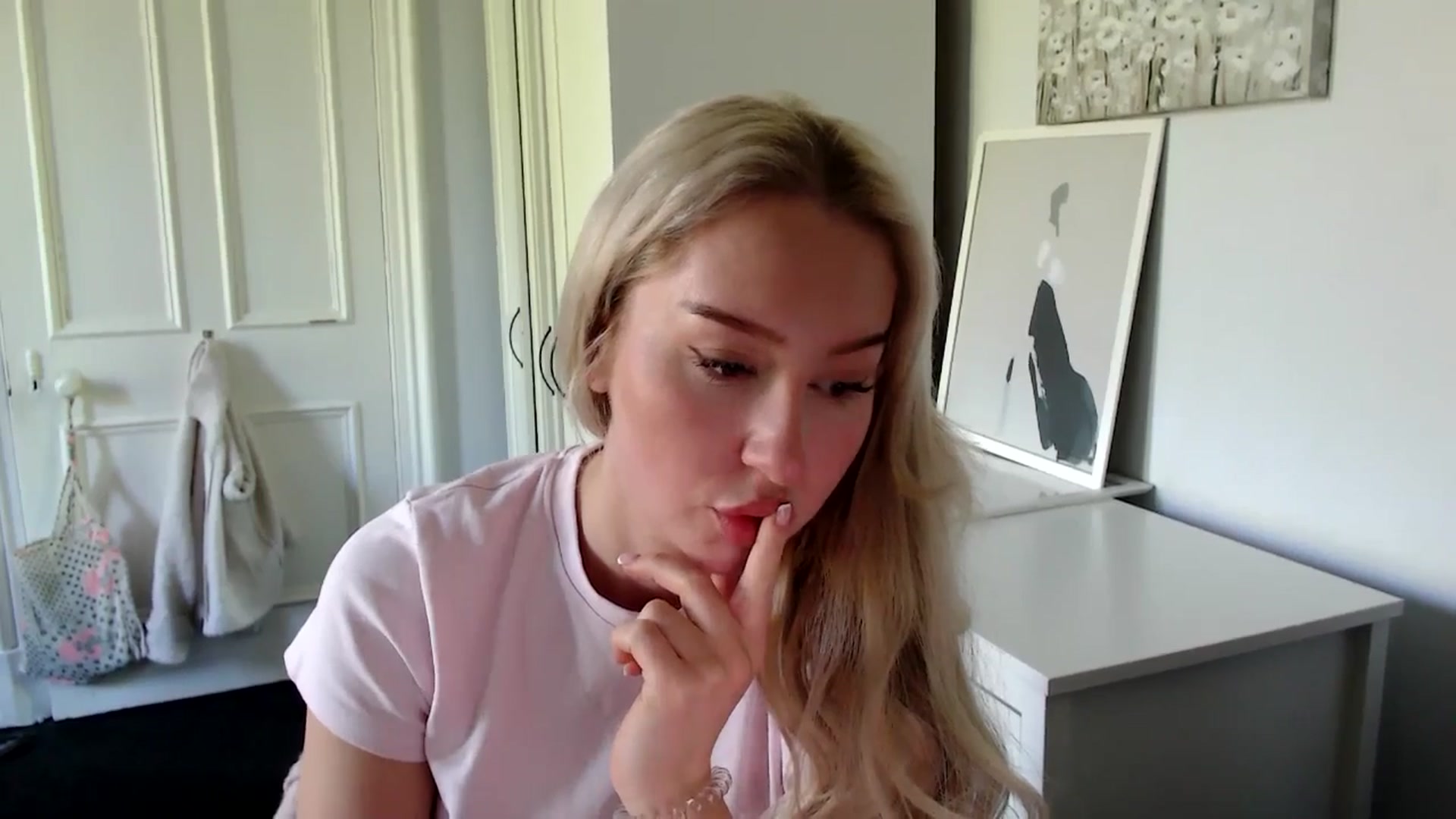 Gallery image thumbnail from British_Cutie's myfreecams stream on, 05/05/2025, 15:09 image 4 of 20