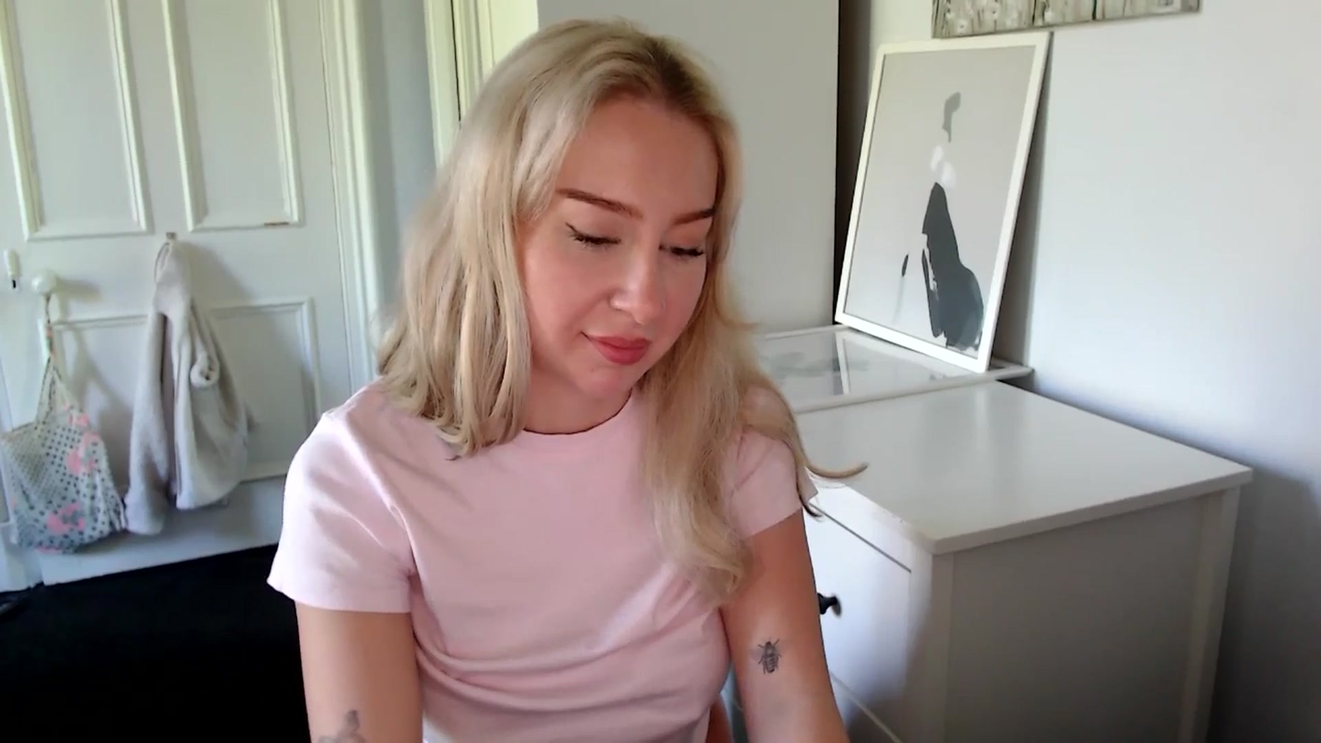 Gallery image thumbnail from British_Cutie's myfreecams stream on, 05/05/2025, 15:09 image 6 of 20