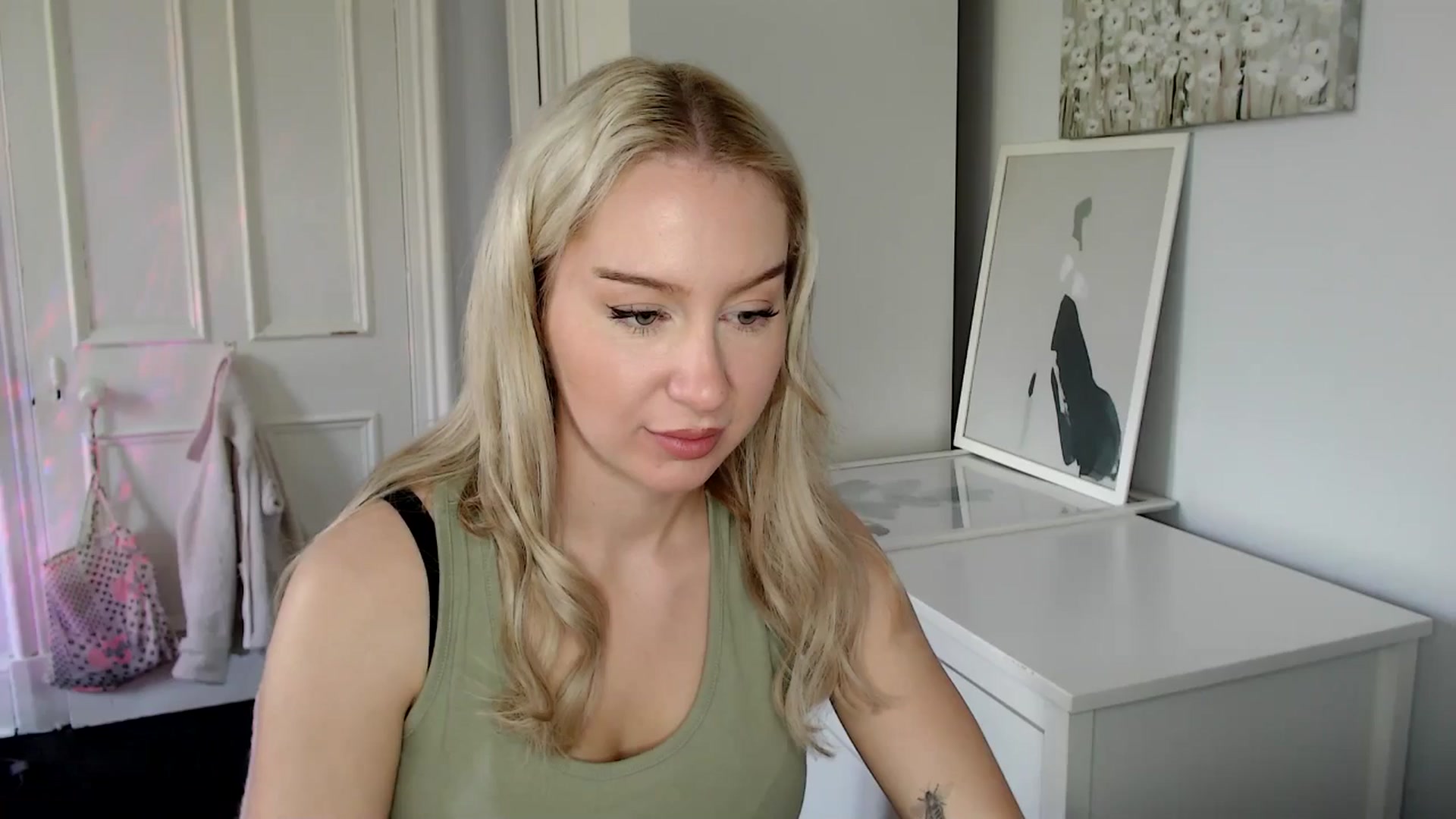 Gallery image thumbnail from British_Cutie's myfreecams stream on, 05/06/2025, 10:35 image 11 of 20