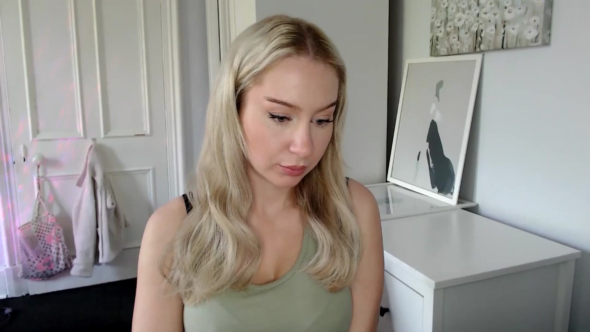 Gallery image thumbnail from British_Cutie's myfreecams stream on, 05/06/2025, 10:35 image 12 of 20
