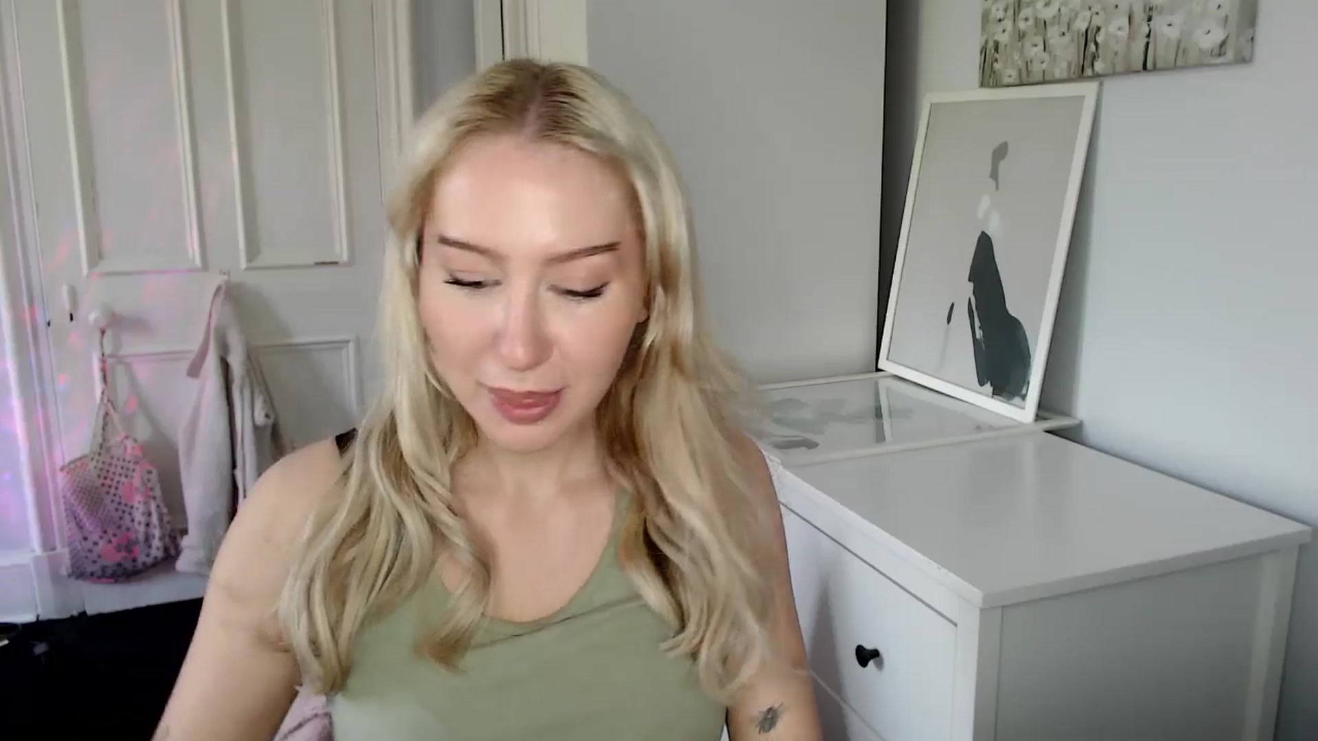 Gallery image thumbnail from British_Cutie's myfreecams stream on, 05/06/2025, 10:35 image 6 of 20