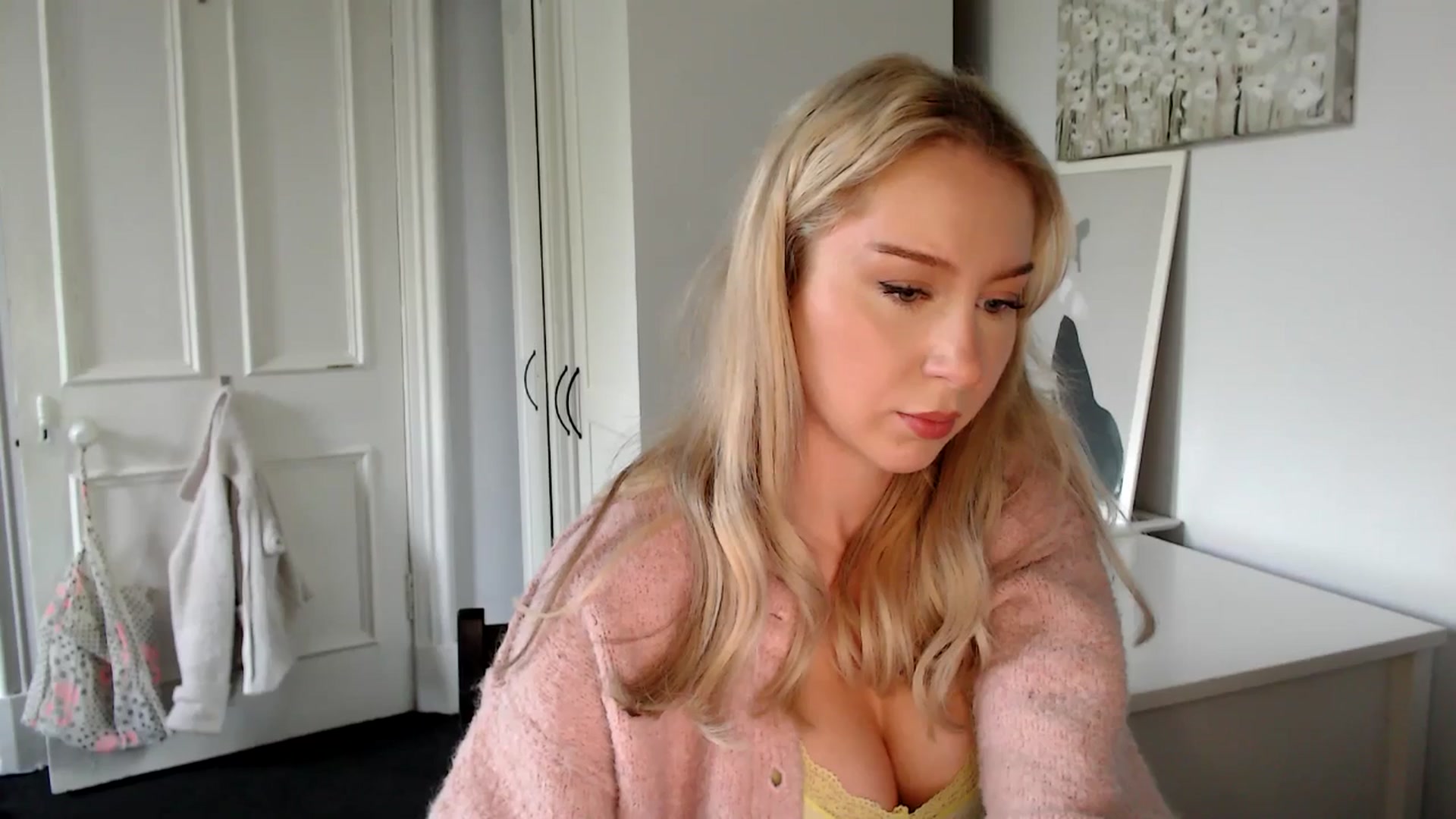 Gallery image thumbnail from British_Cutie's myfreecams stream on, 05/06/2025, 17:44 image 18 of 20