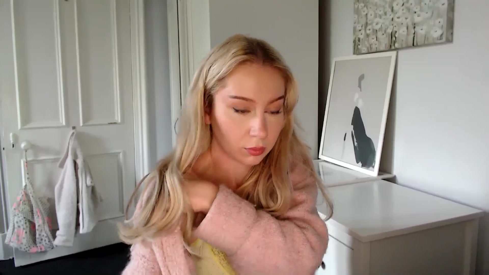 Gallery image thumbnail from British_Cutie's myfreecams stream on, 05/06/2025, 17:44 image 19 of 20