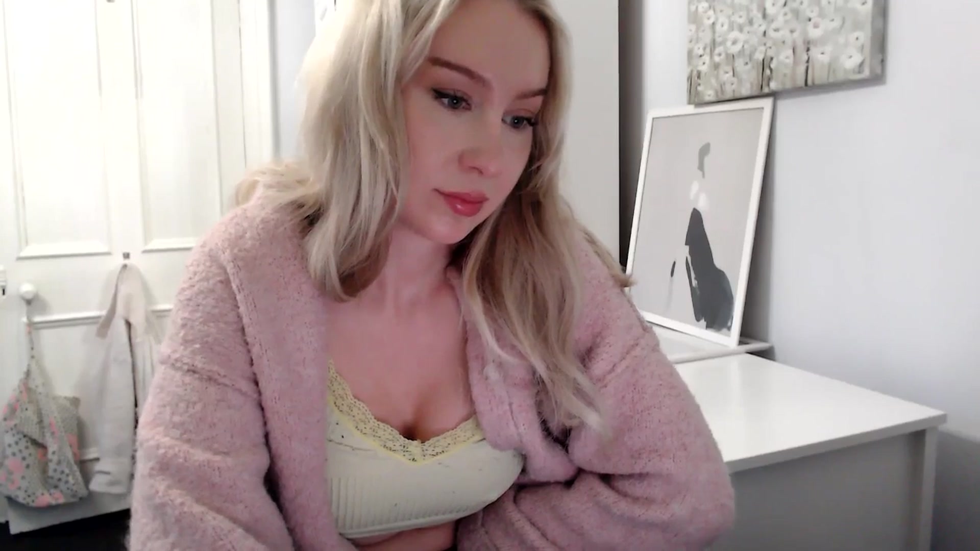 Gallery image thumbnail from British_Cutie's myfreecams stream on, 05/06/2025, 20:08 image 8 of 20