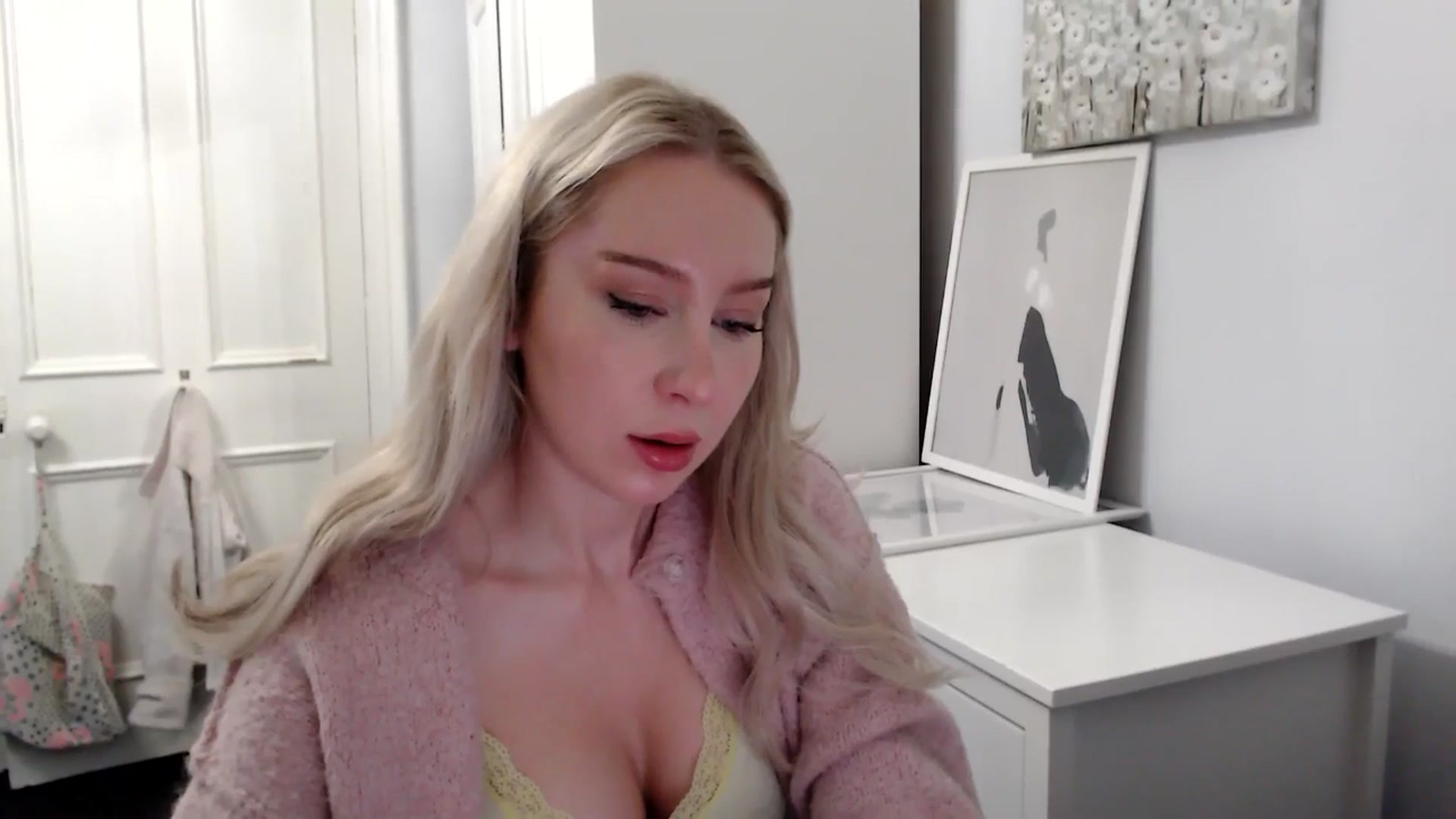 Gallery image thumbnail from British_Cutie's myfreecams stream on, 05/06/2025, 20:08 image 17 of 20