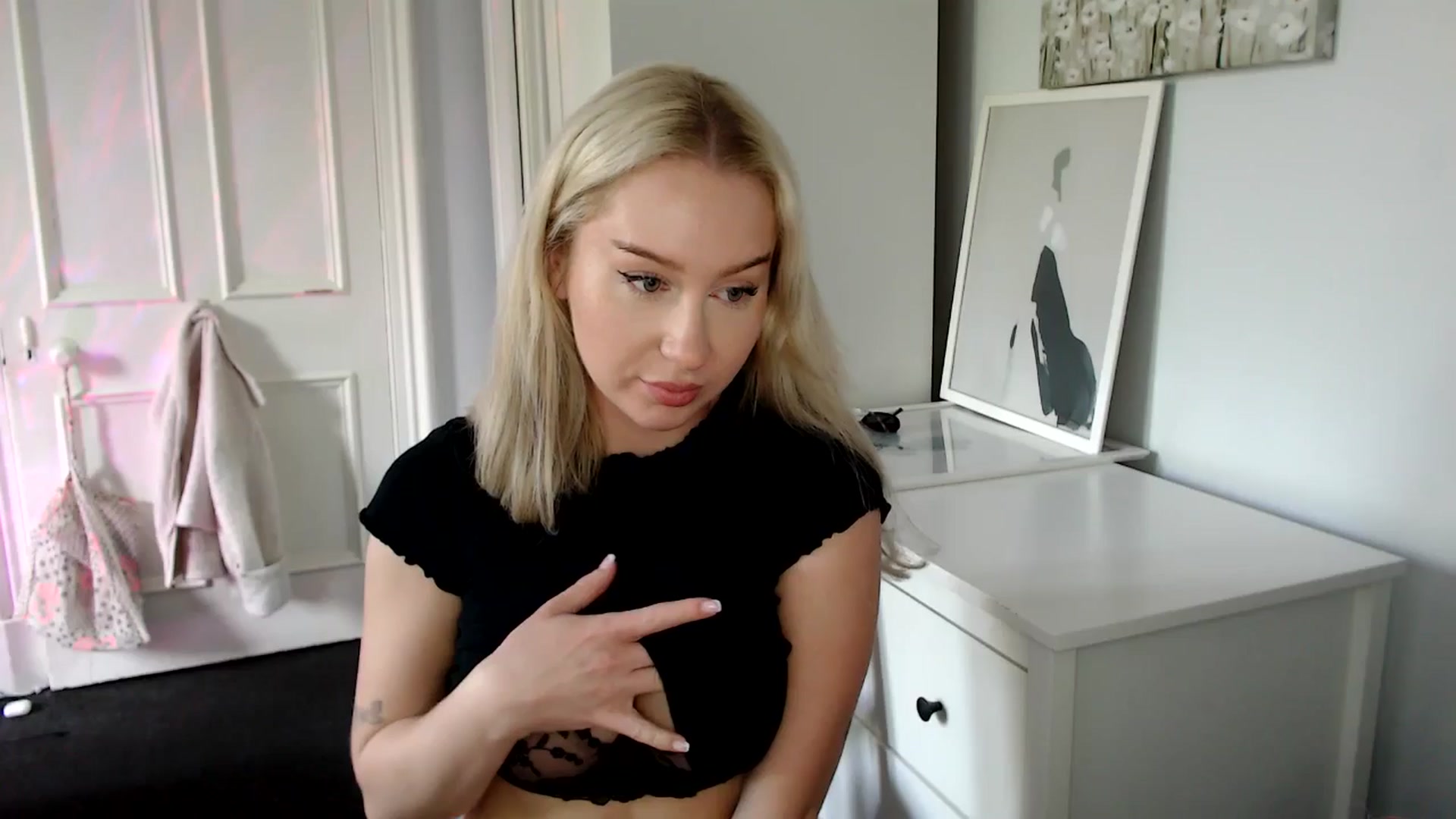Gallery image thumbnail from British_Cutie's myfreecams stream on, 05/07/2025, 17:16 image 12 of 20