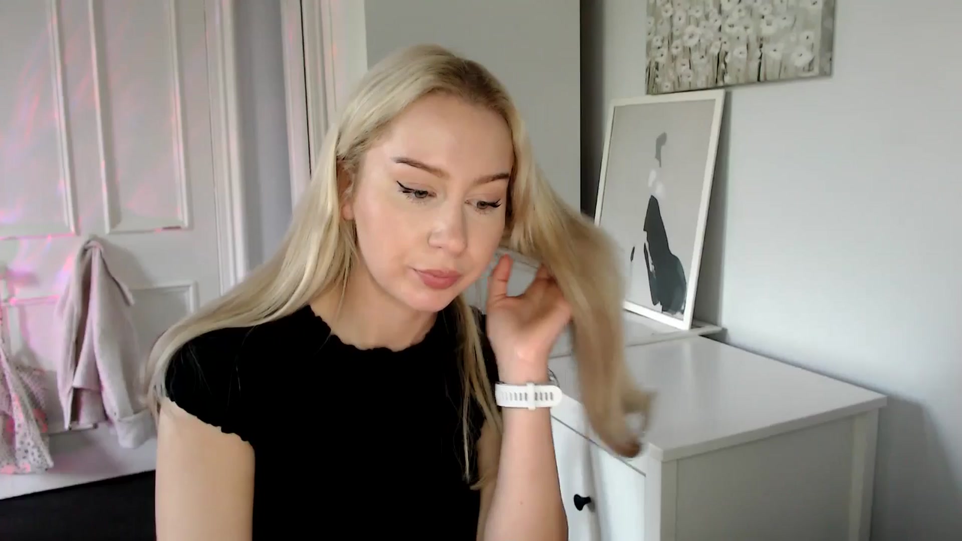 Gallery image thumbnail from British_Cutie's myfreecams stream on, 05/07/2025, 18:01 image 12 of 20