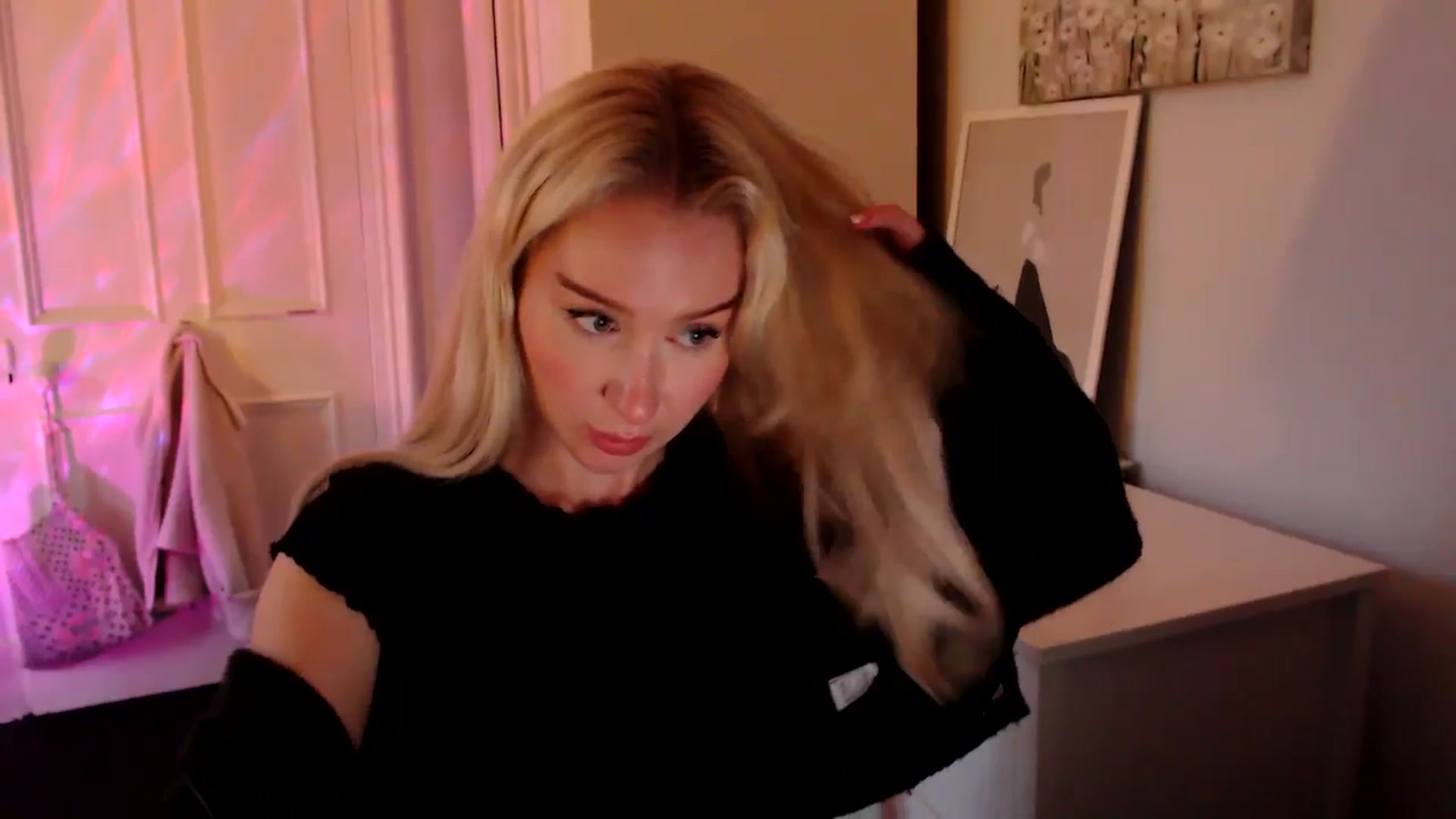 Gallery image thumbnail from British_Cutie's myfreecams stream on, 05/07/2025, 20:58 image 3 of 20