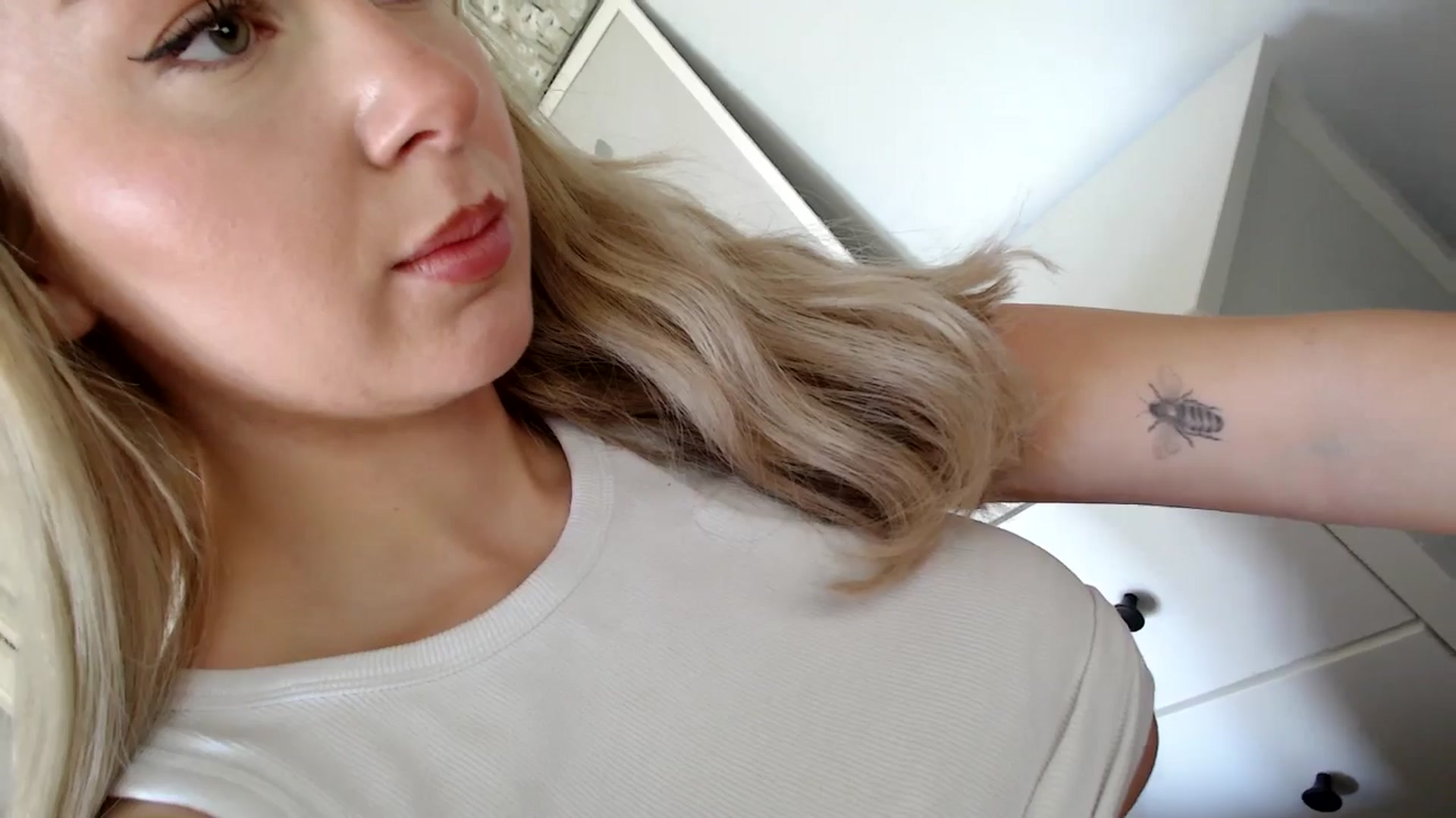 Gallery image thumbnail from British_Cutie's myfreecams stream on, 05/08/2025, 10:02 image 11 of 20