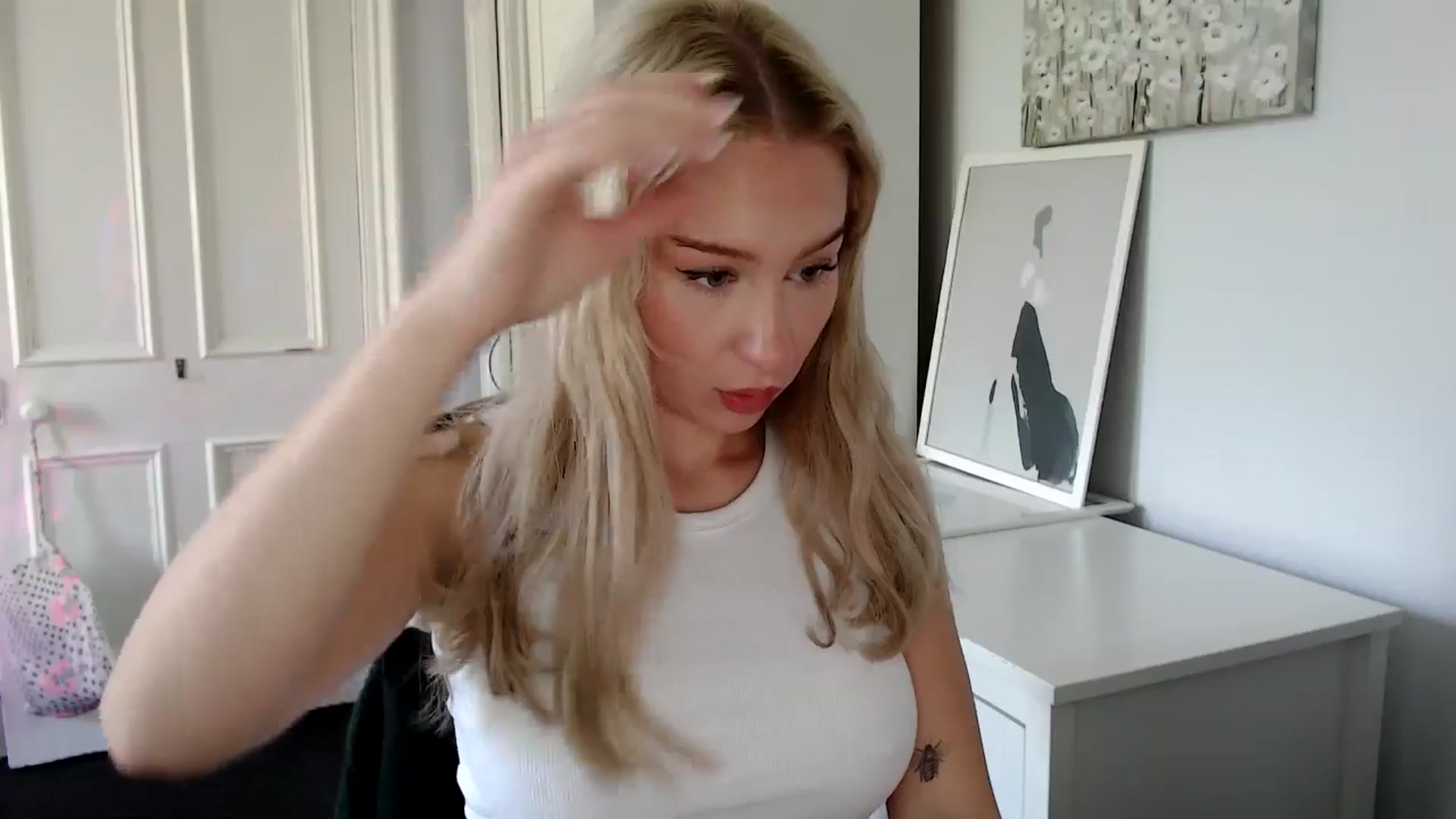 Gallery image thumbnail from British_Cutie's myfreecams stream on, 05/08/2025, 10:02 image 16 of 20