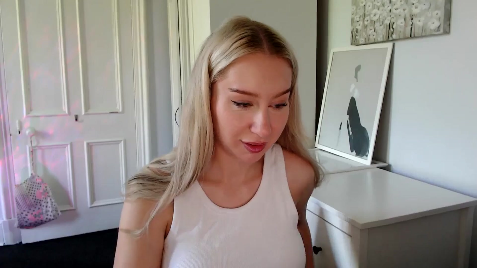 Gallery image thumbnail from British_Cutie's myfreecams stream on, 05/08/2025, 11:59 image 8 of 20